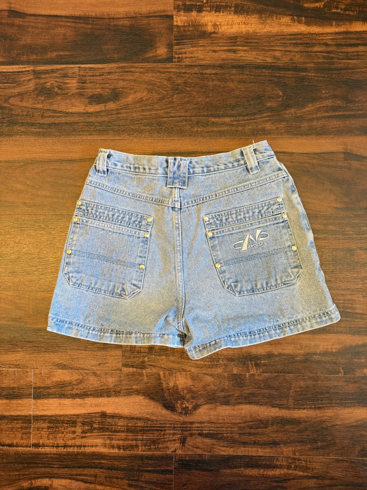 Vintage No Excuses Light Wash Riveted Denim Jean Shorts- 28