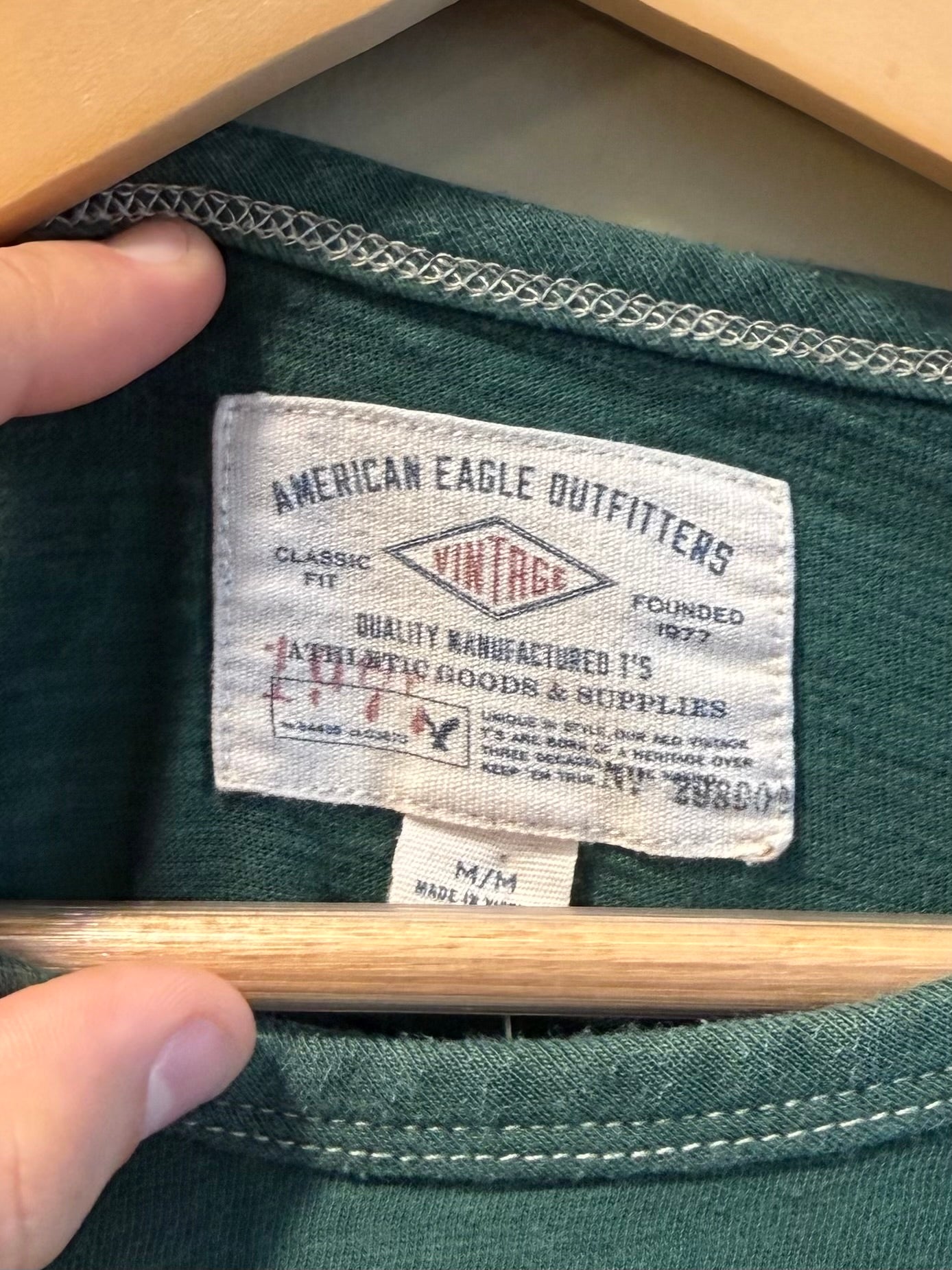 Vintage American Eagle Native American Green Long Sleeve T-Shirt- M