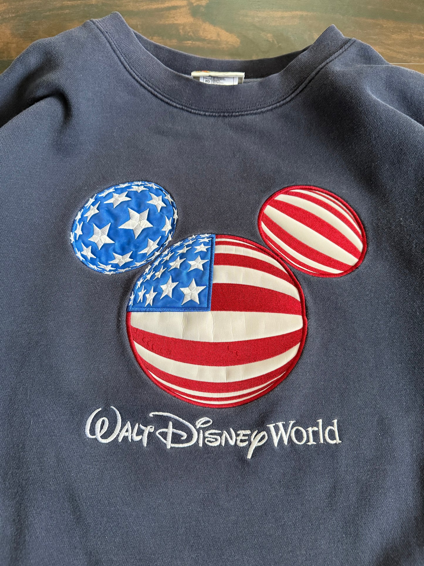 Vintage Walt Disney World Mickey Mouse USA Crewneck Sweatshirt- XL