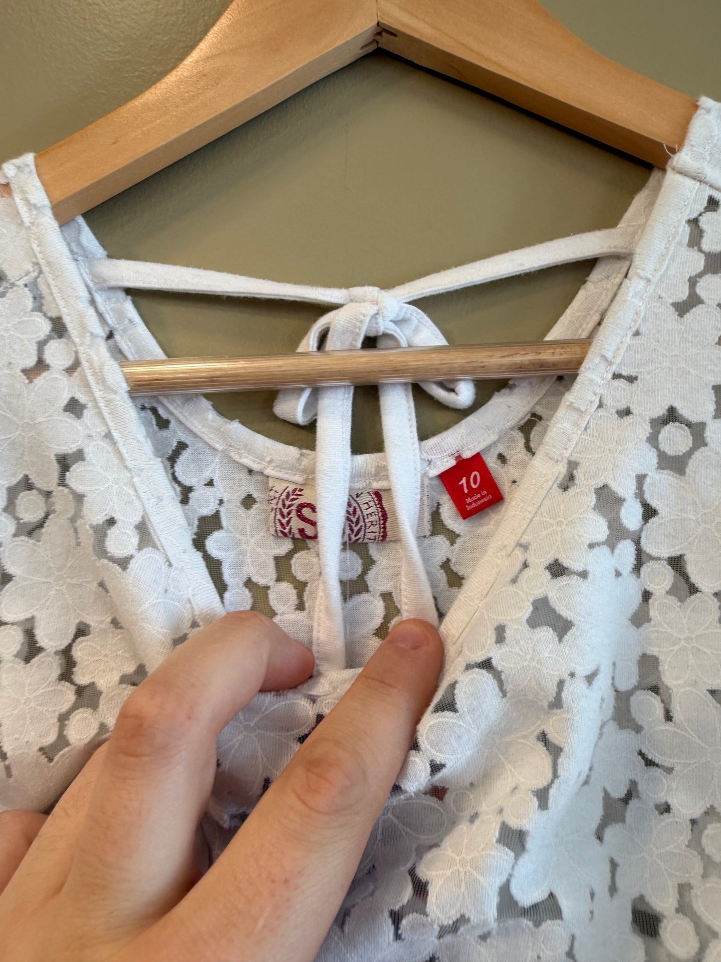 Vintage Y2K White Floral Lacey Top- S