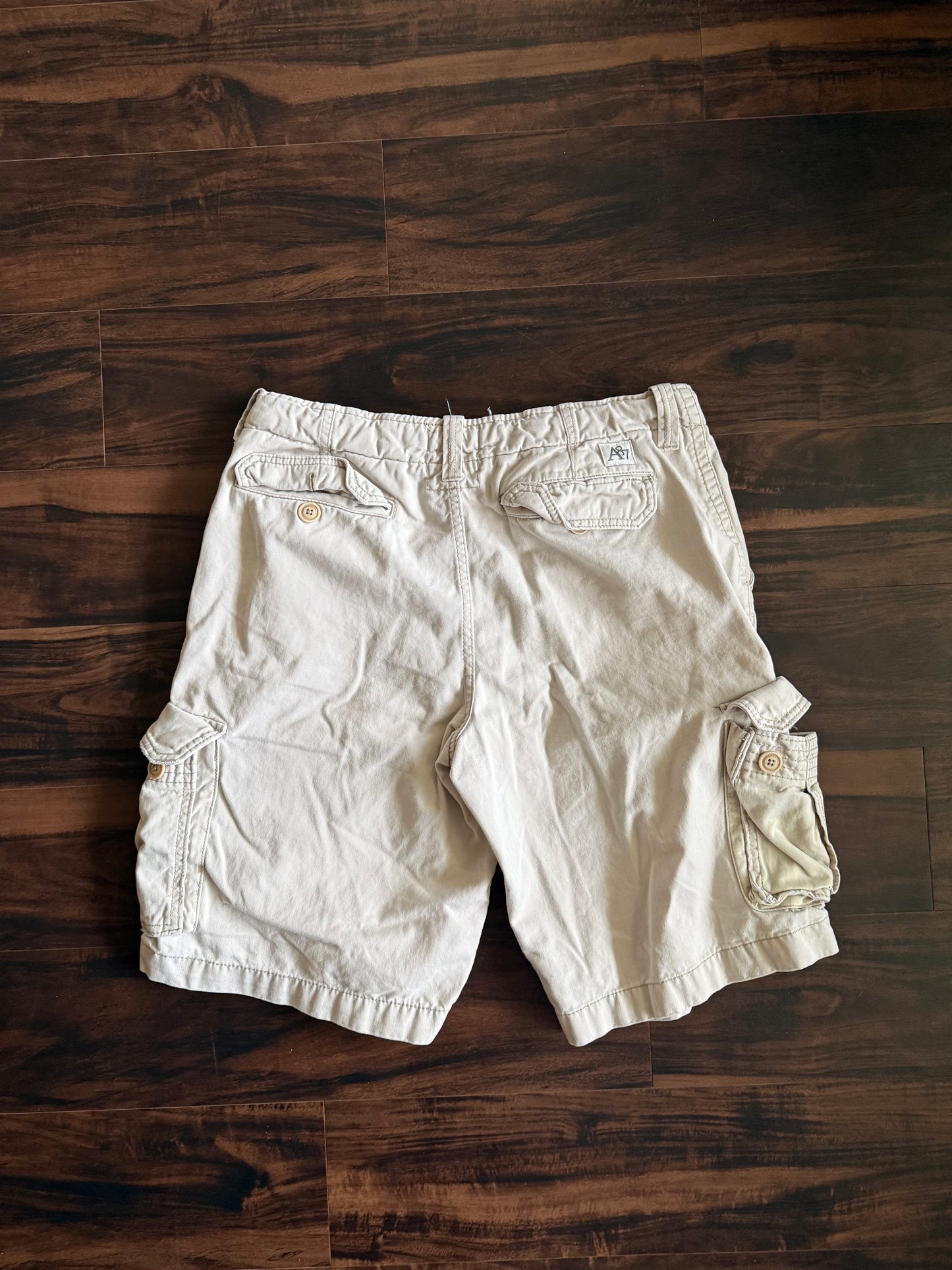 Vintage Y2K Aeropostale Baggy White Cargo Shorts- 34