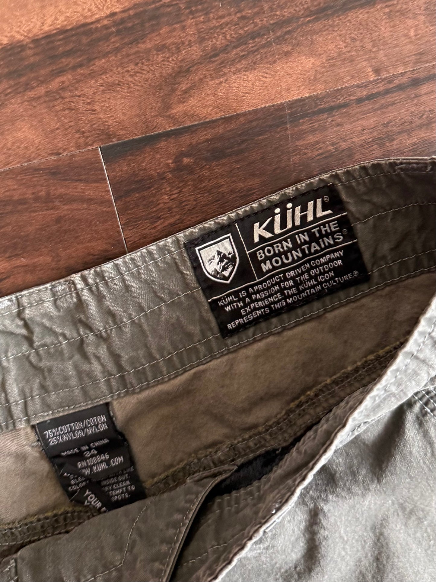 Vintage Kuhl Dark Green Outdoorsy Shorts- 33