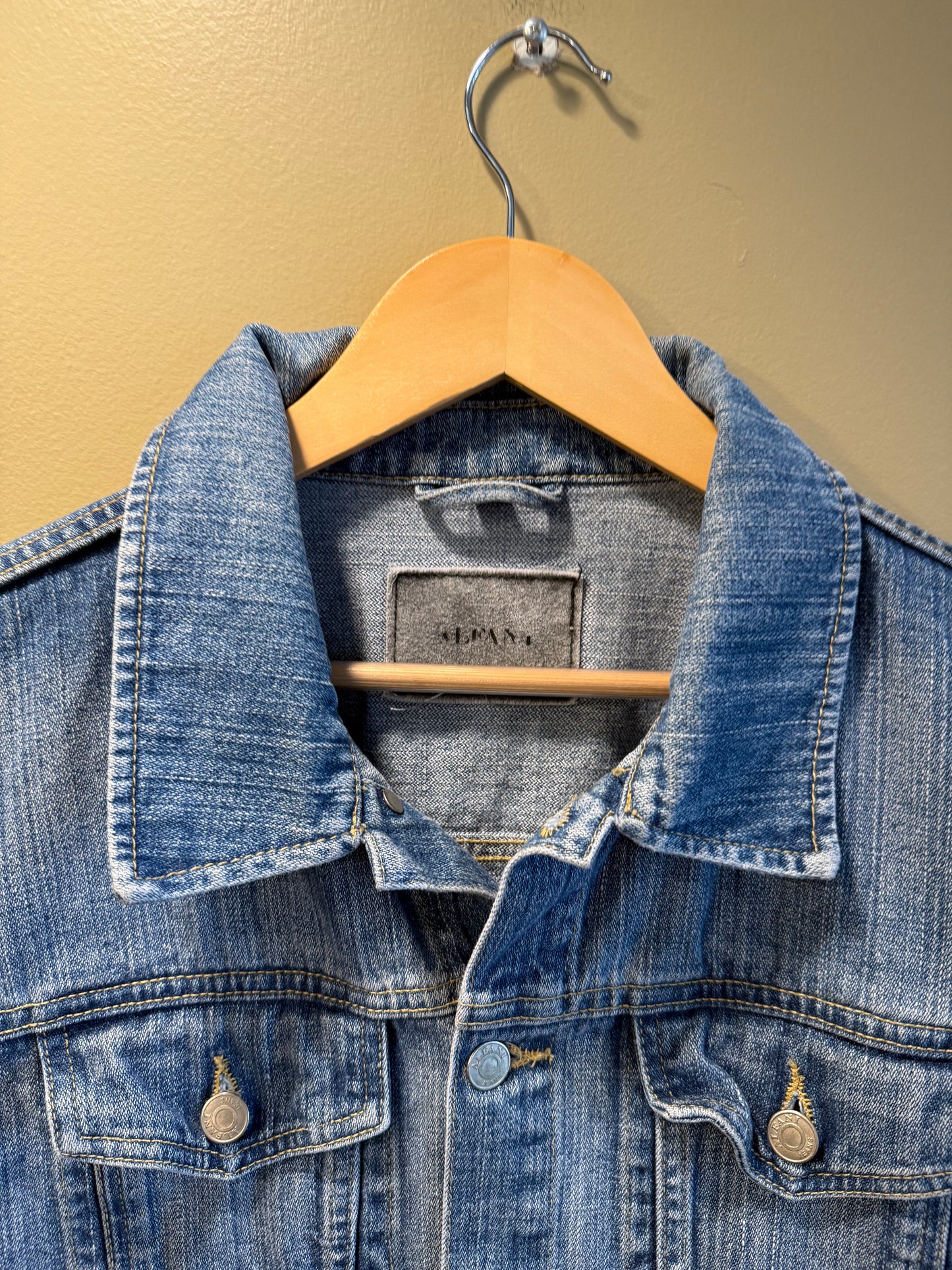 Vintage Alfani Light Wash Denim Jacket- S