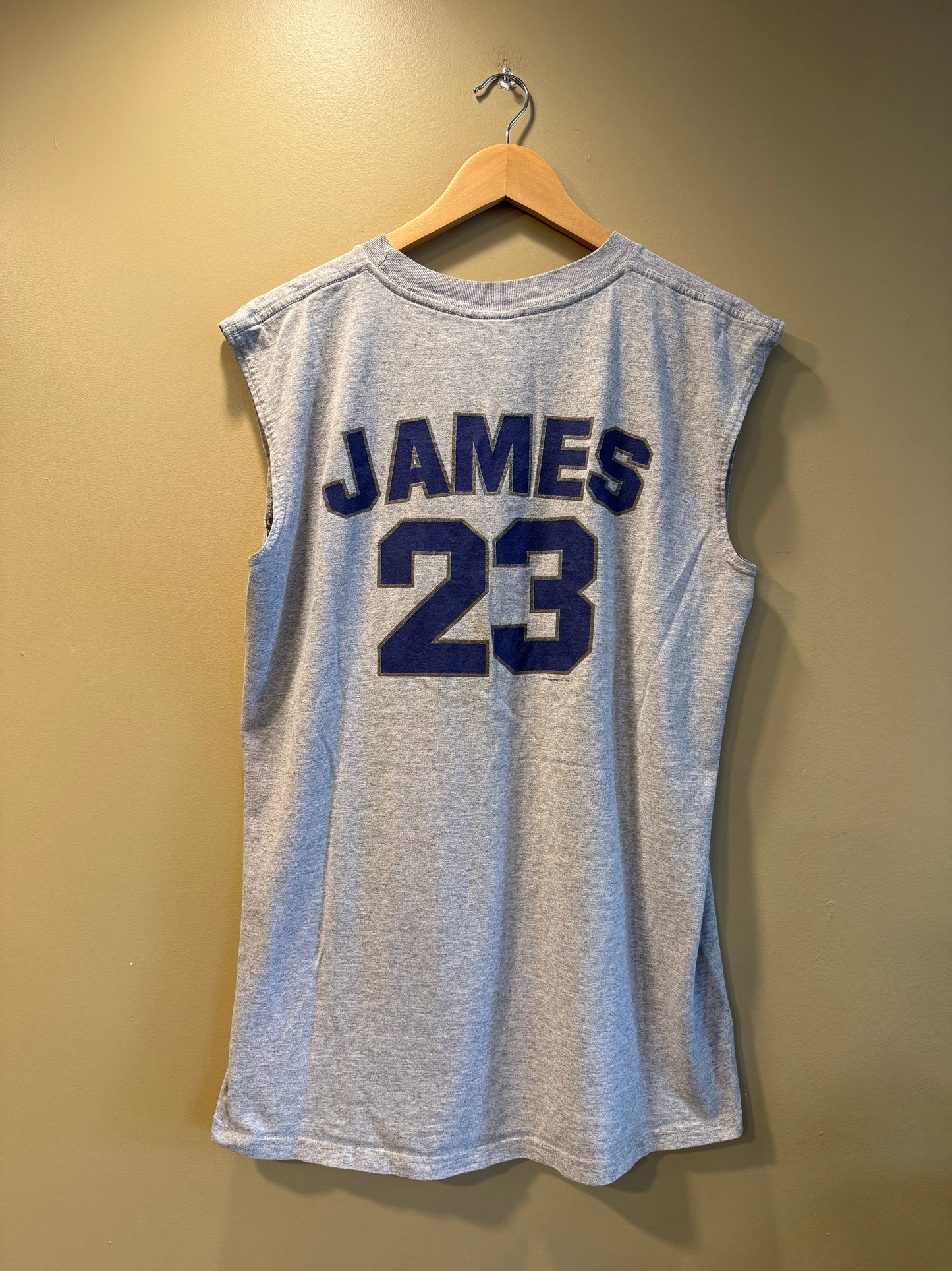 Vintage Cleveland Cavaliers LeBron James Gray Tank Top T-Shirt- L
