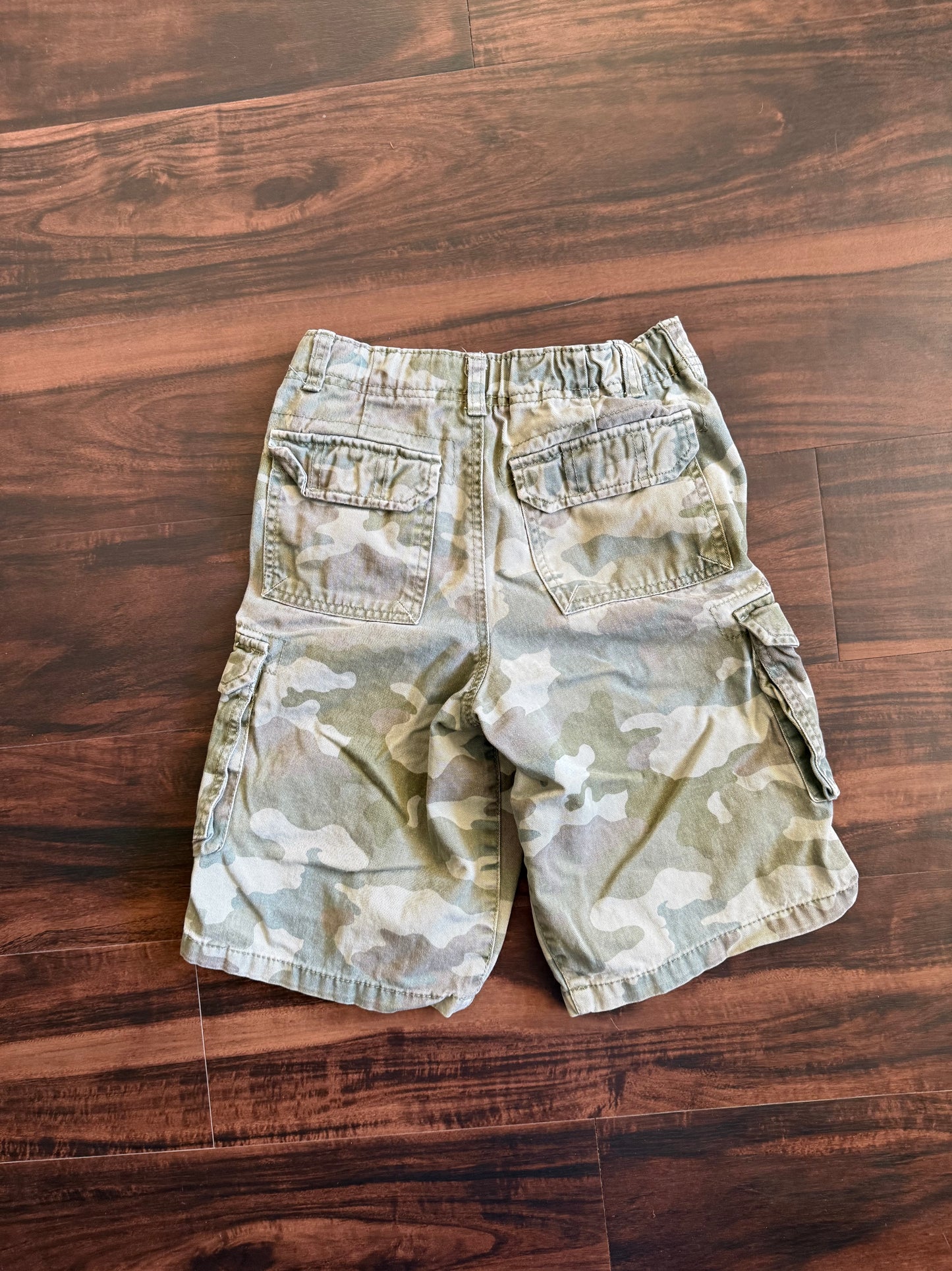 Vintage Y2K Camouflage Baggy Cargo Shorts- 26
