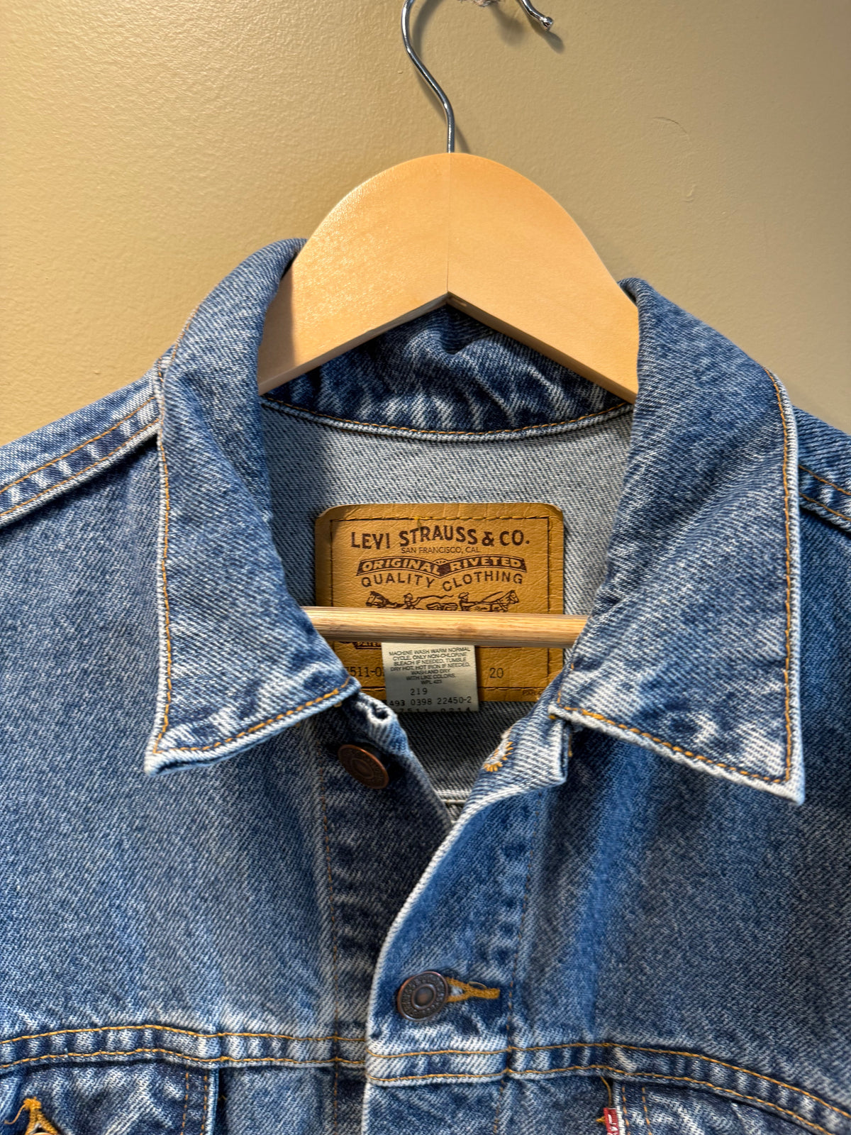 Vintage Levi’s Denim Trucker Jacket- L