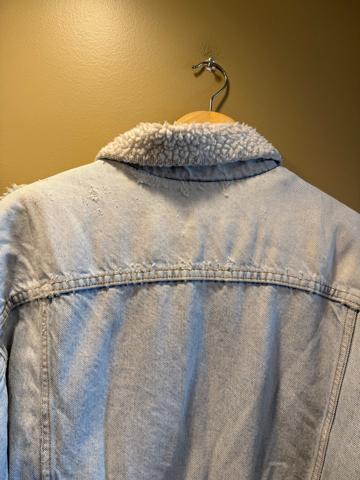 Vintage Levi’s Light Wash Distressed Sherpa Lined Denim Jacket- XL