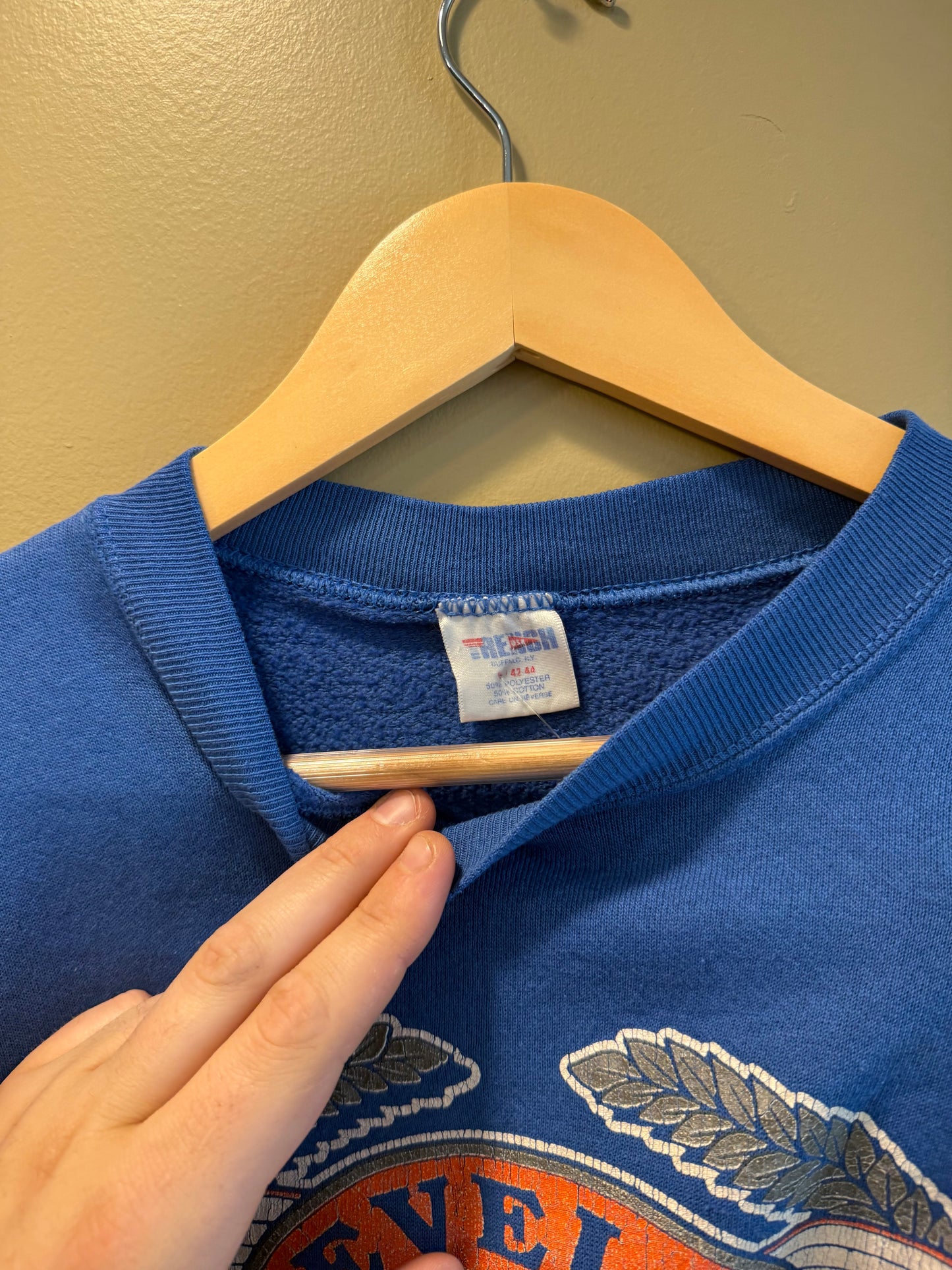 Vintage Cleveland Cavaliers Blue Cropped Crewneck Sweatshirt- L