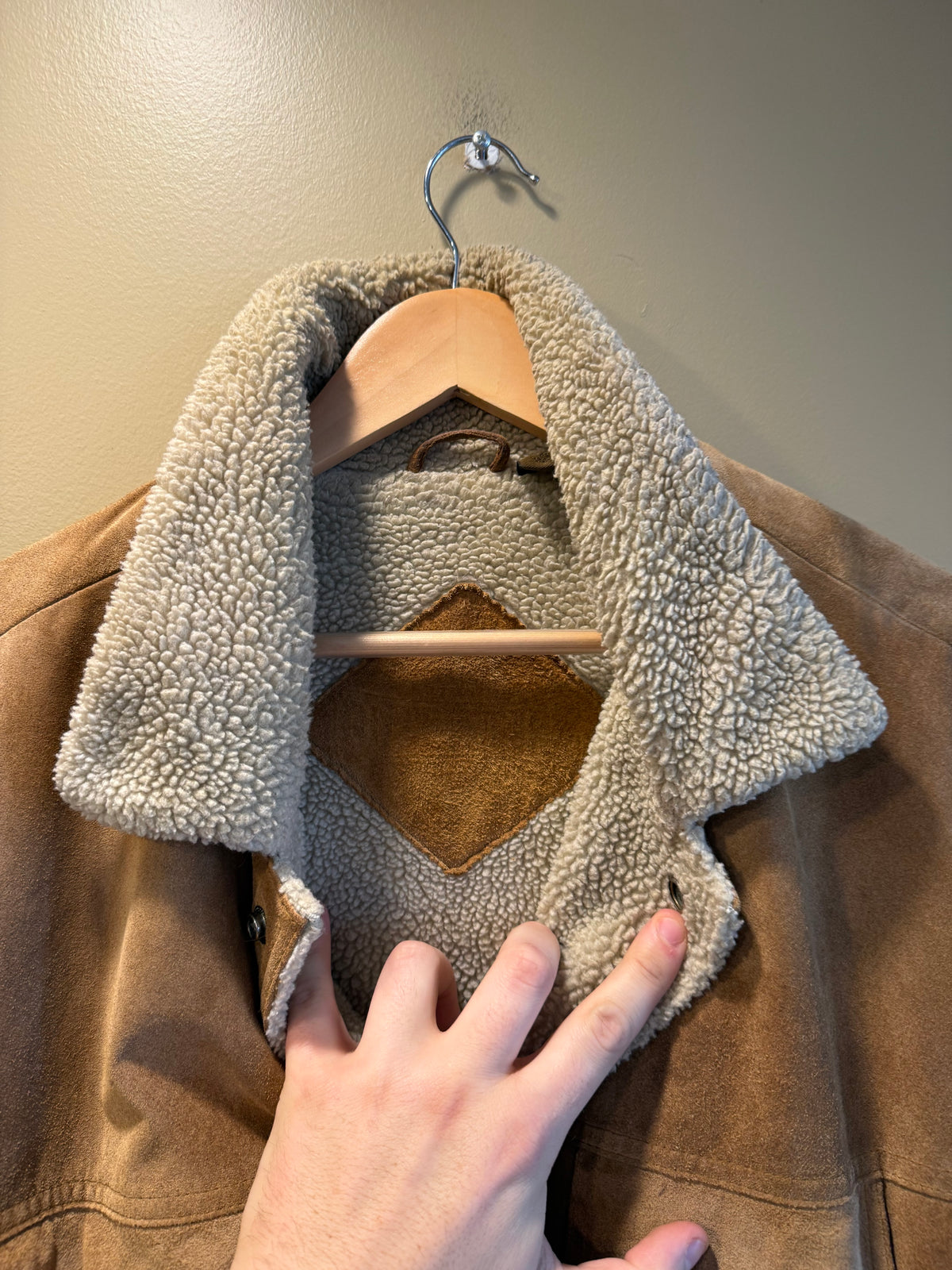 Vintage Outfitters Tan Sherpa Lined Leather Jacket- XL