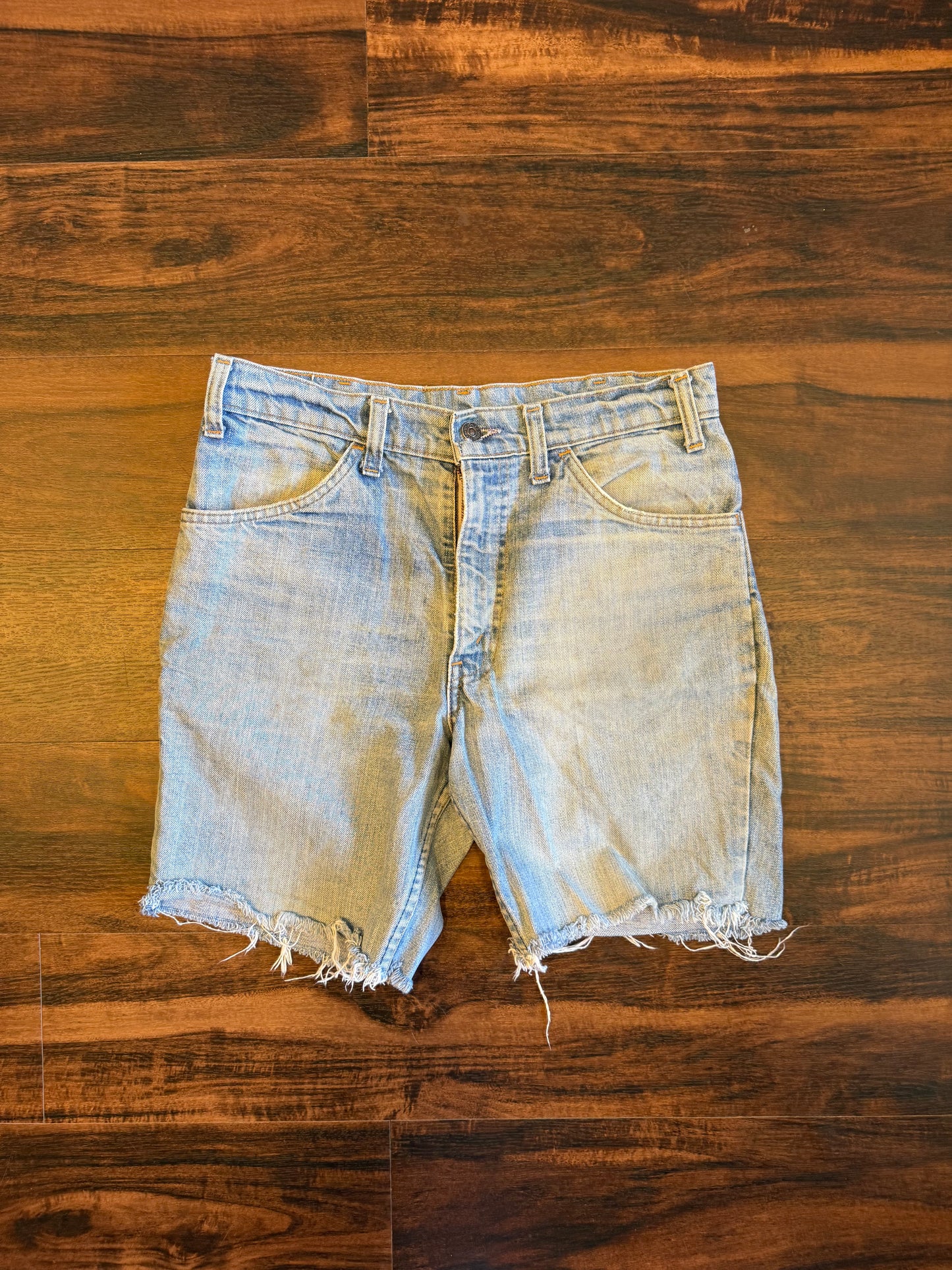 Vintage Levi’s Orange Tab Light Wash Denim Jean Shorts- 30