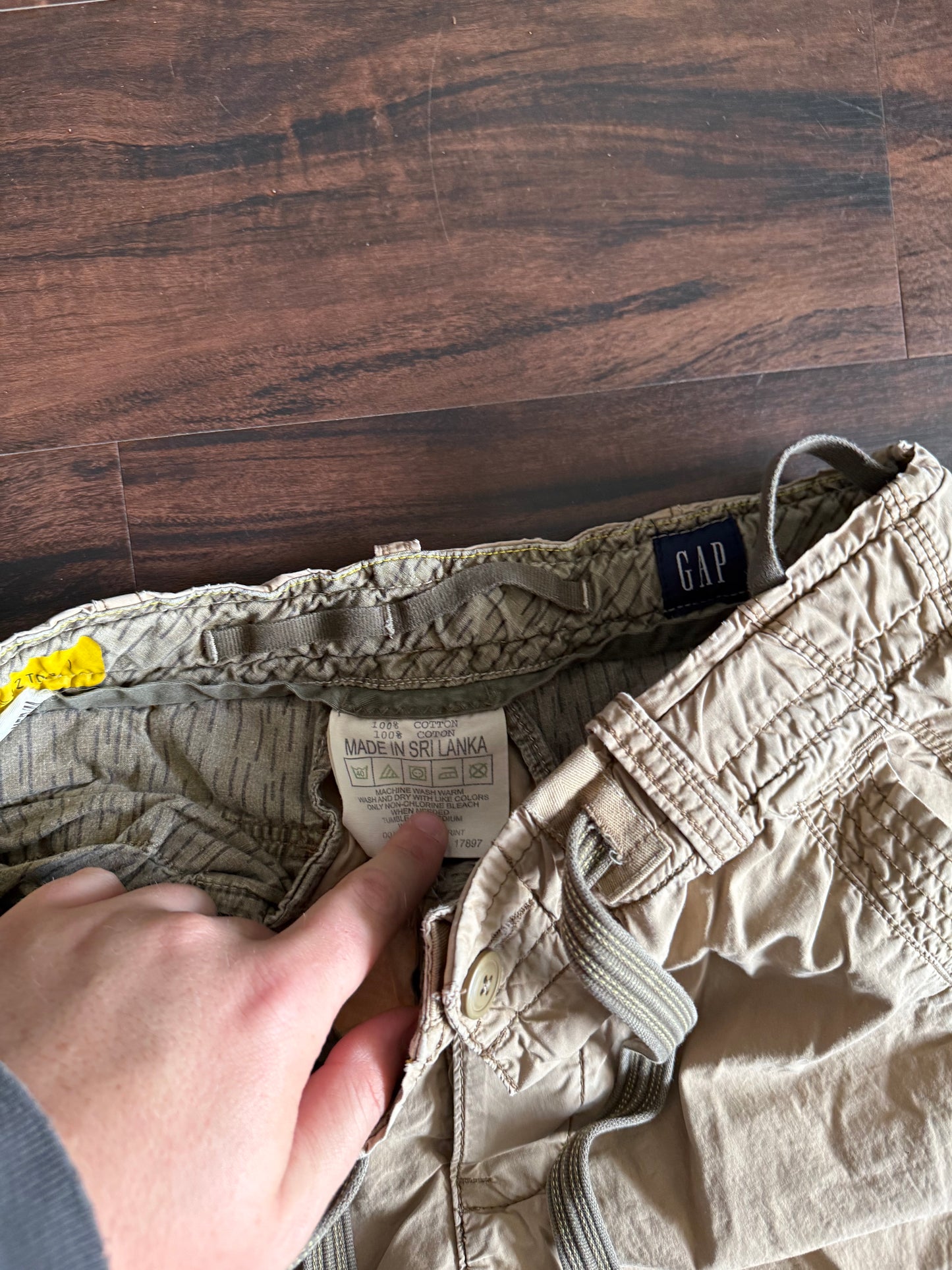 Vintage Y2K Gap Parachute Nylon Cargo Pants- 32x32