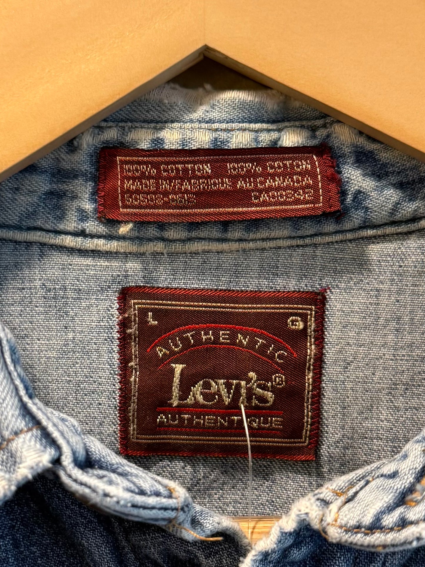 Vintage Levi’s Western Denim Jean Snap Close Shirt- L