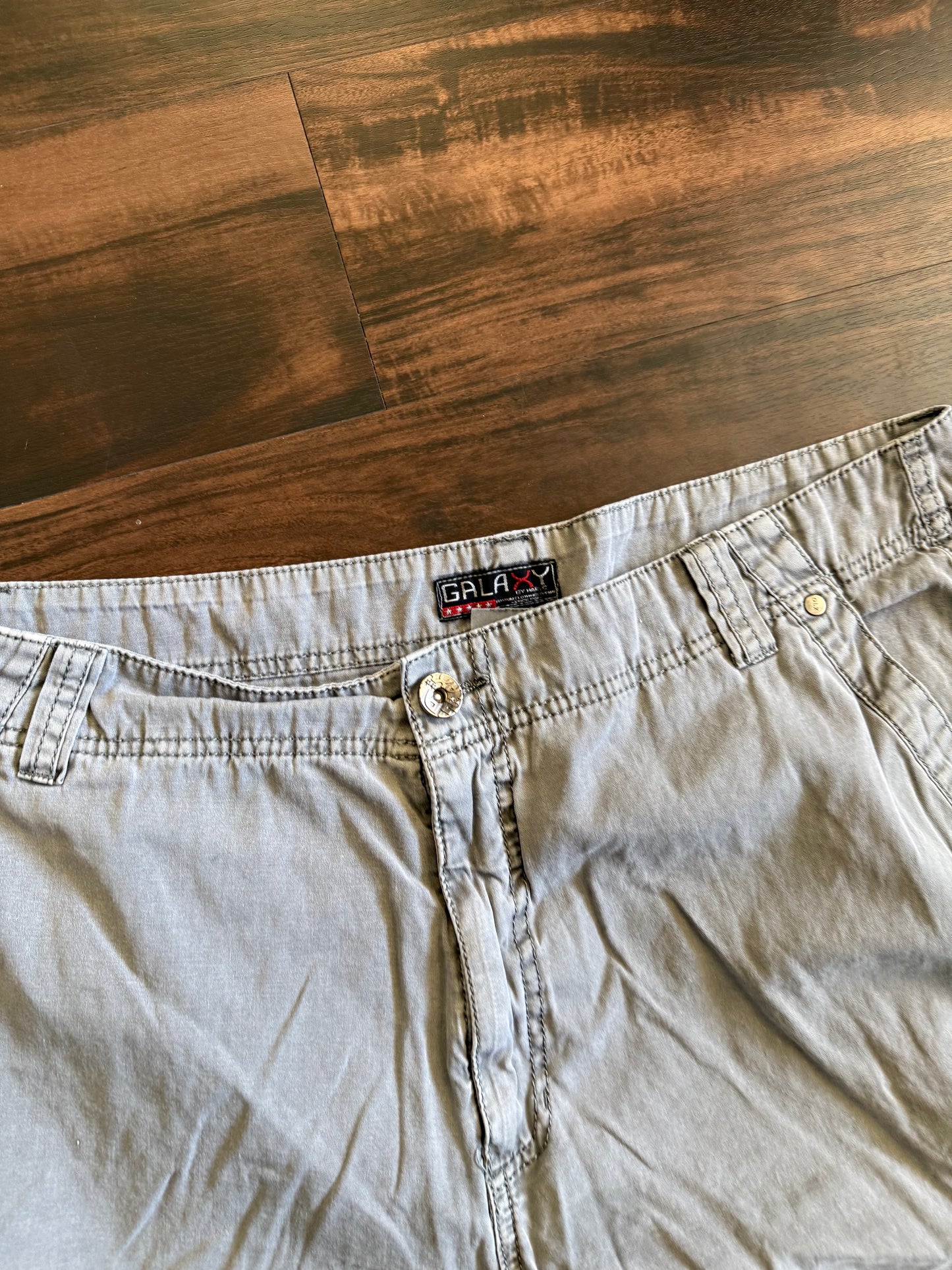 Vintage Y2K Galaxy Gray Baggy Cargo Shorts- 40