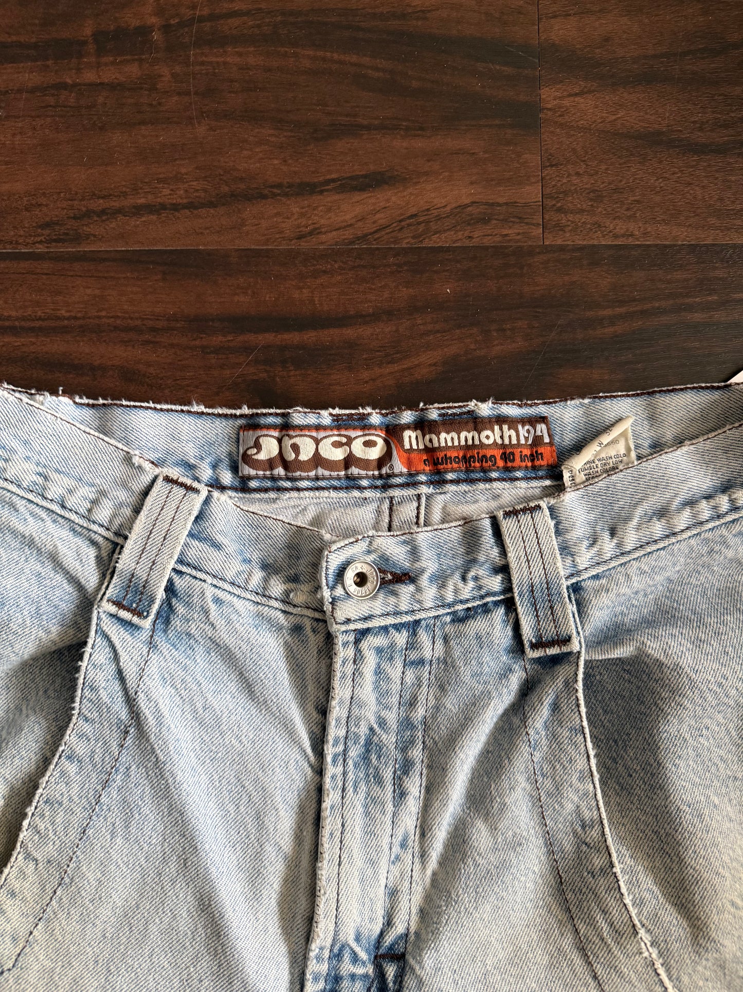 Vintage Y2K JNCO Baggy Streetwear Light Wash Mammoth Wide Leg Denim Jeans- 31x28