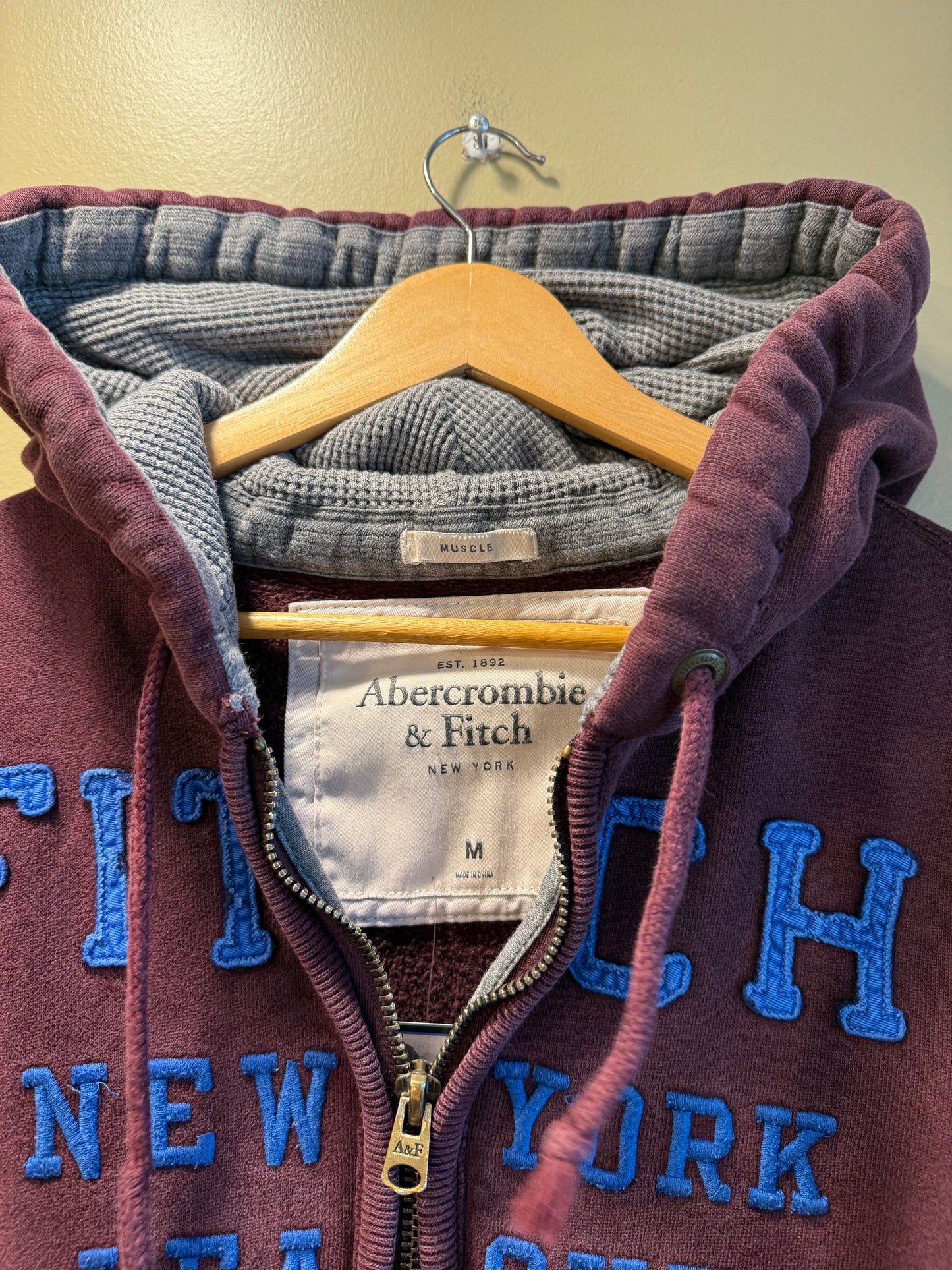 Vintage Abercrombie & Fitch Maroon Zip-Up Hoodie Sweatshirt- M