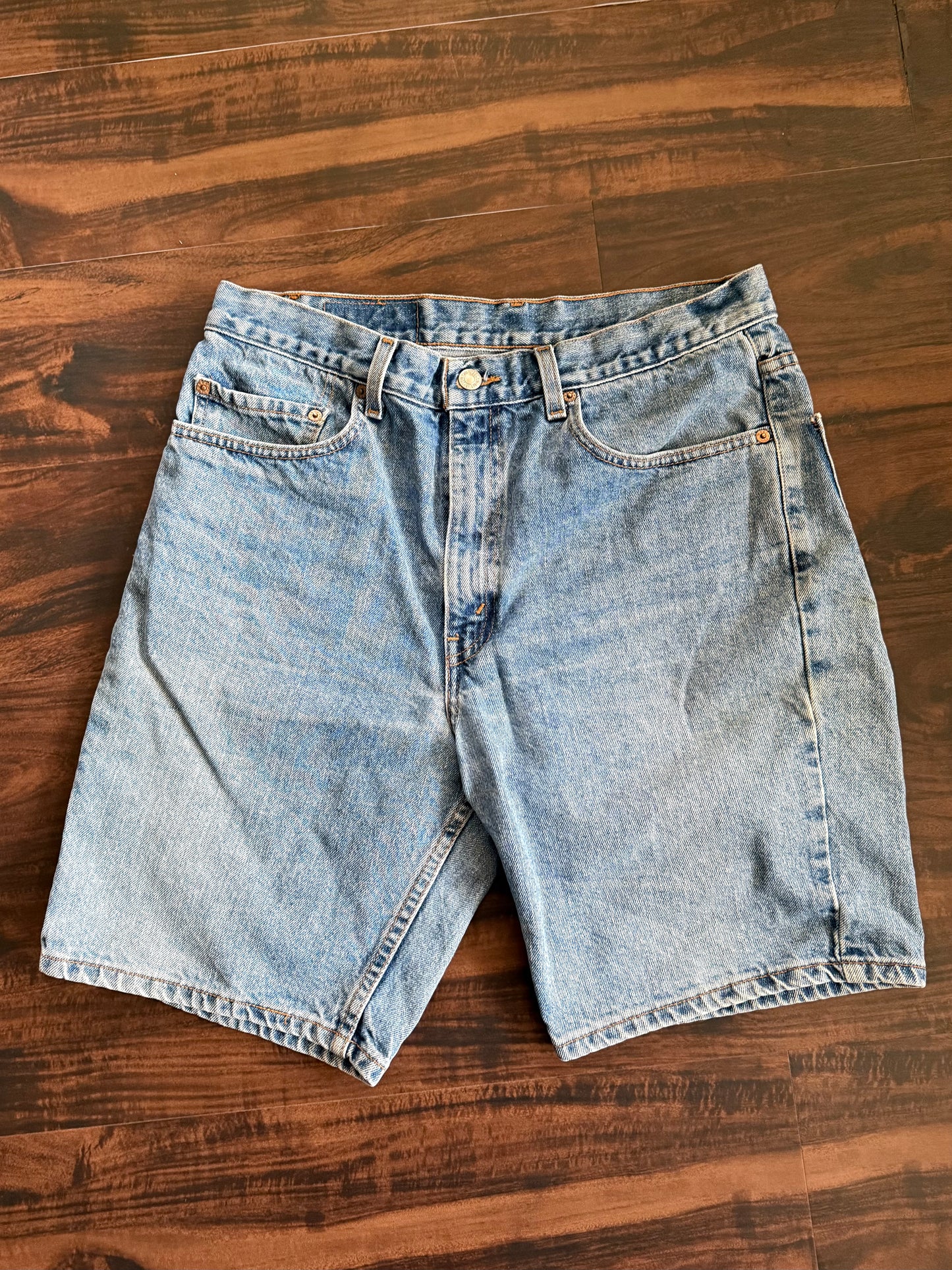 Vintage Levi’s 505 Denim Jean Shorts- 32