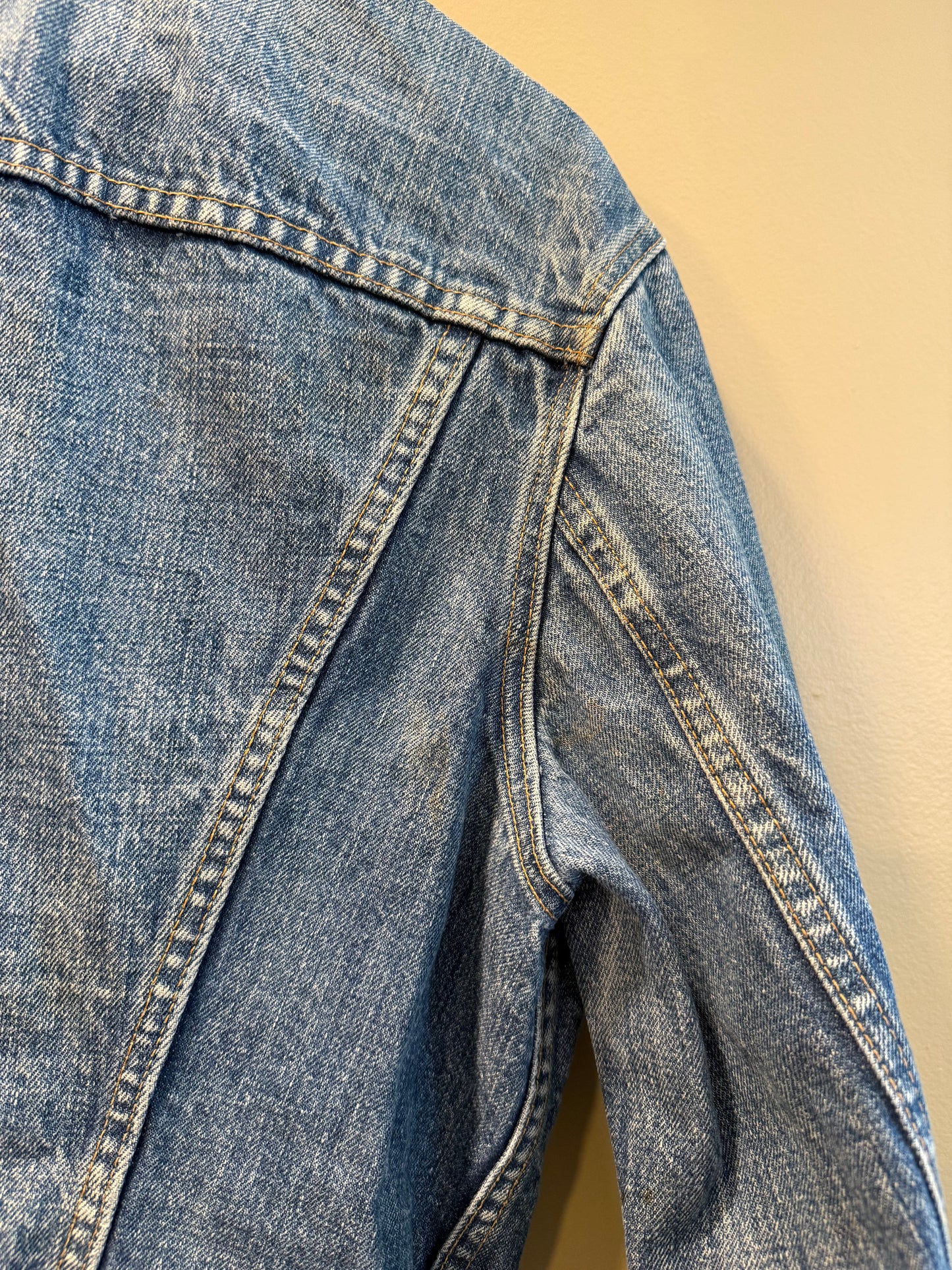 Vintage Levi’s Trucker Style Sun Faded Denim Jacket- S