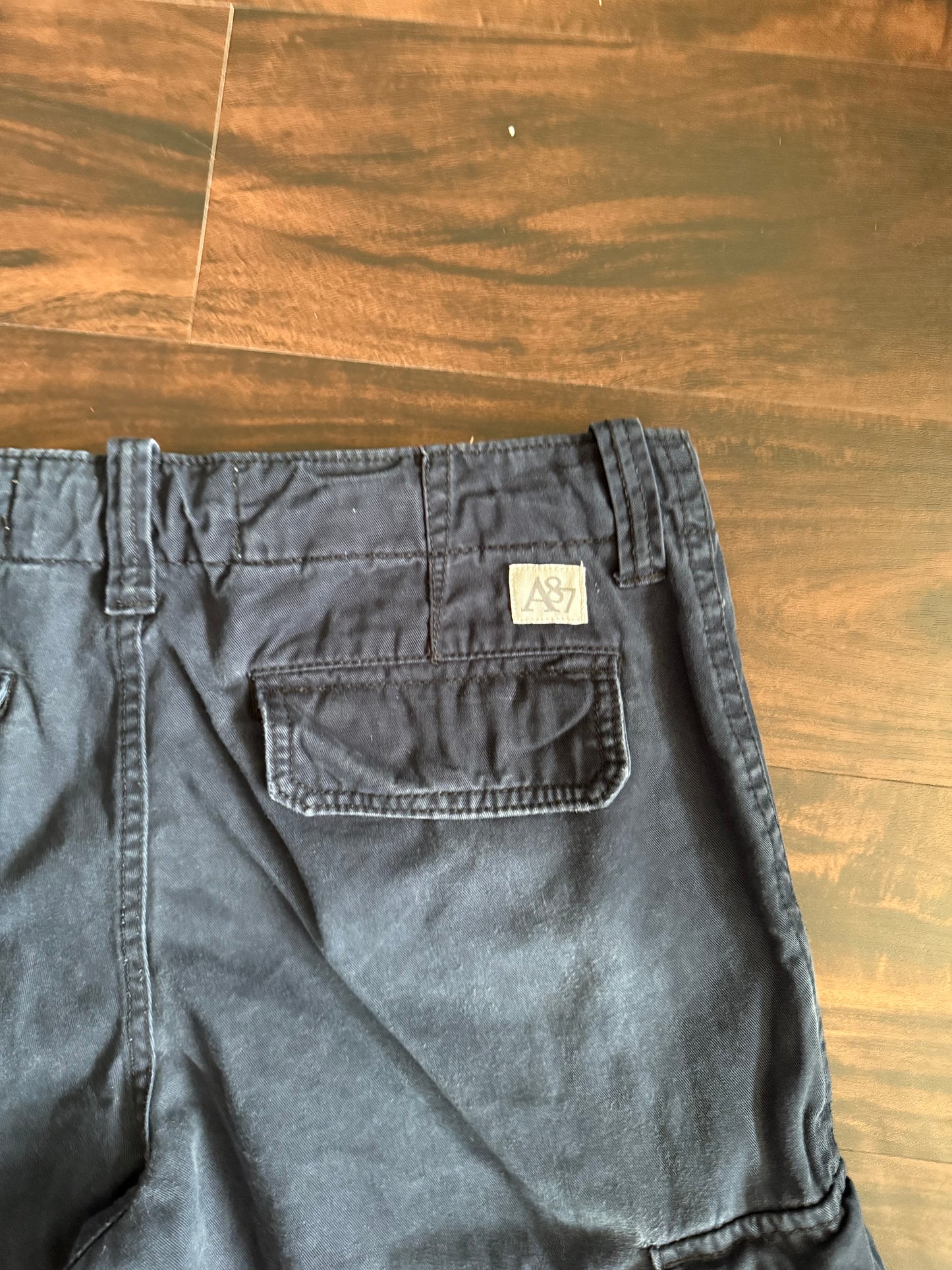 Vintage Y2K Aeropostale Navy Blue Baggy Fit Cargo Shorts- 34