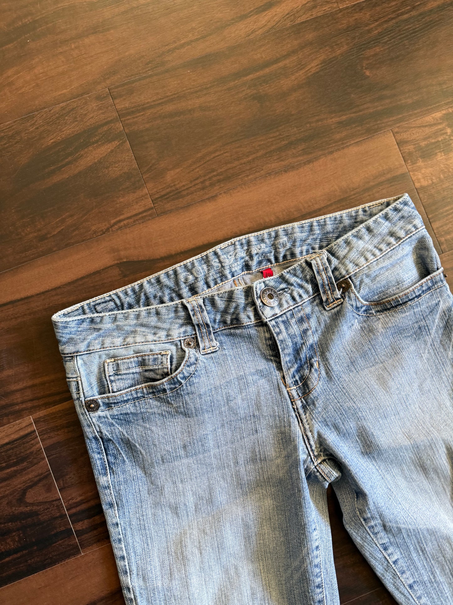 Vintage Y2K Guess Light Wash Flare Denim Jeans- 31x33