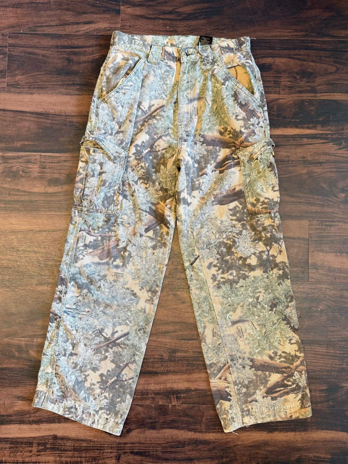 Vintage King’s Desert Camo Baggy Cargo Pants- 27x28