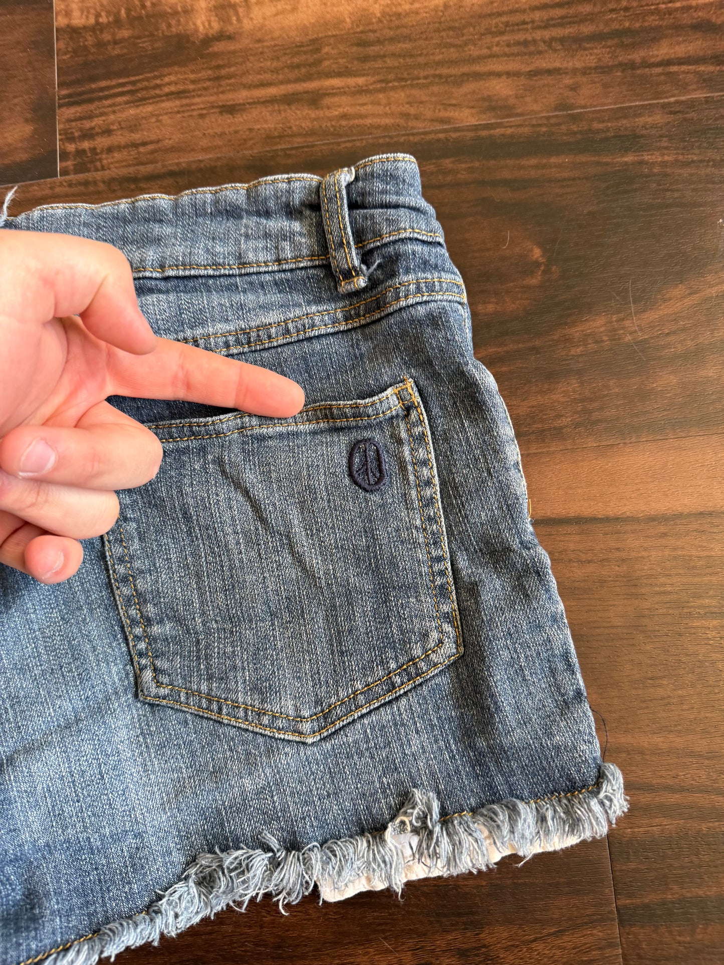 Vintage Y2K Peace Sign Denim Jean Shorts- 31