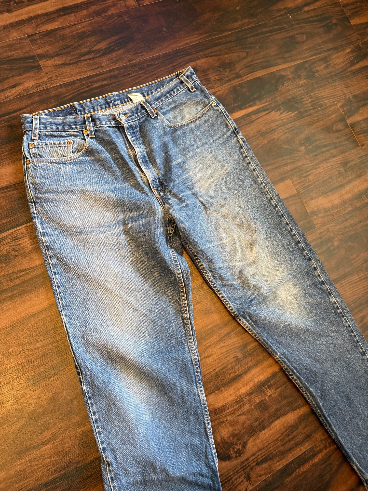 Vintage Levi’s 550 Dark Wash Denim Jeans- 38x34