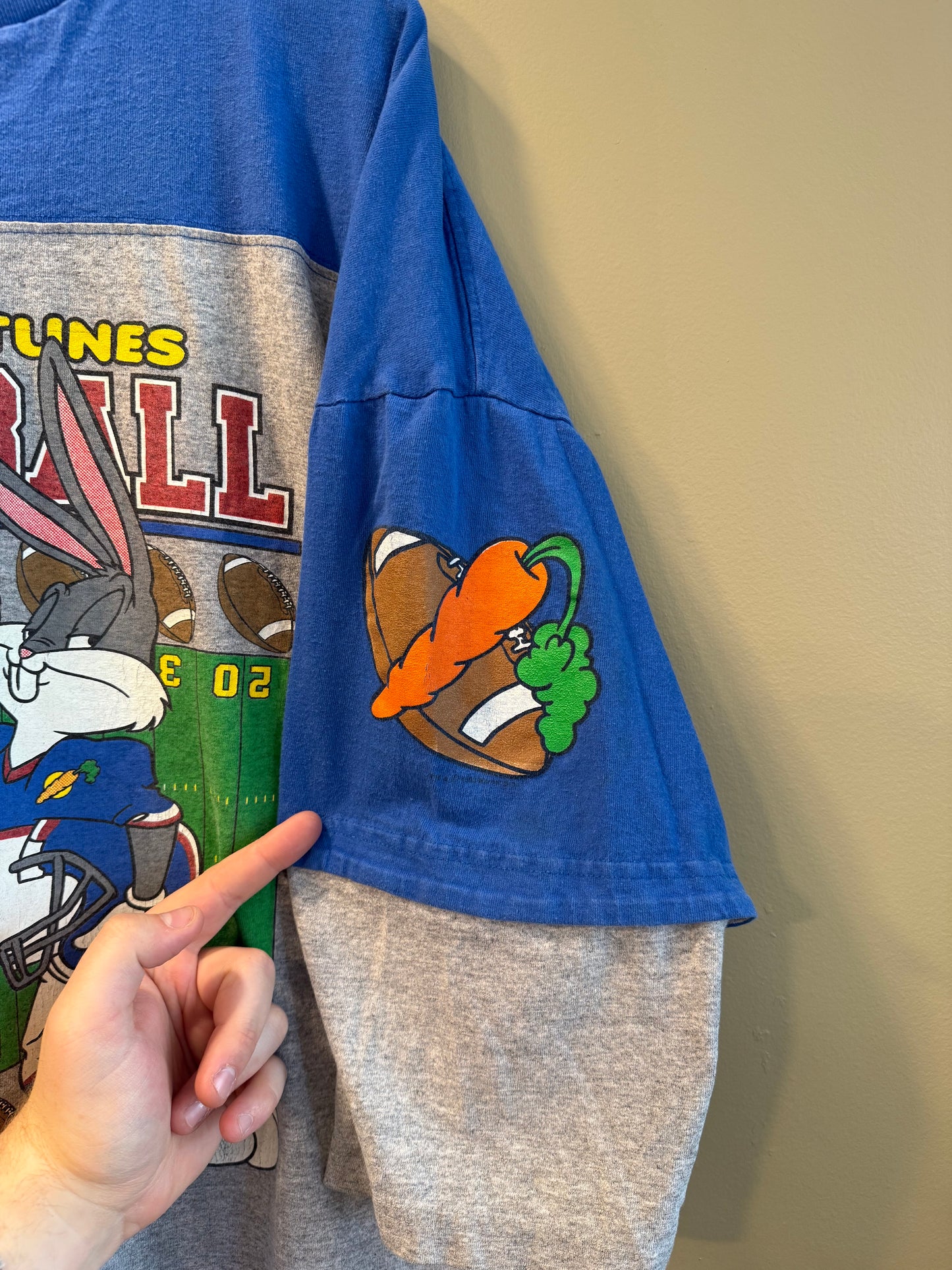 Vintage Looney Tunes Football T-Shirt- XL