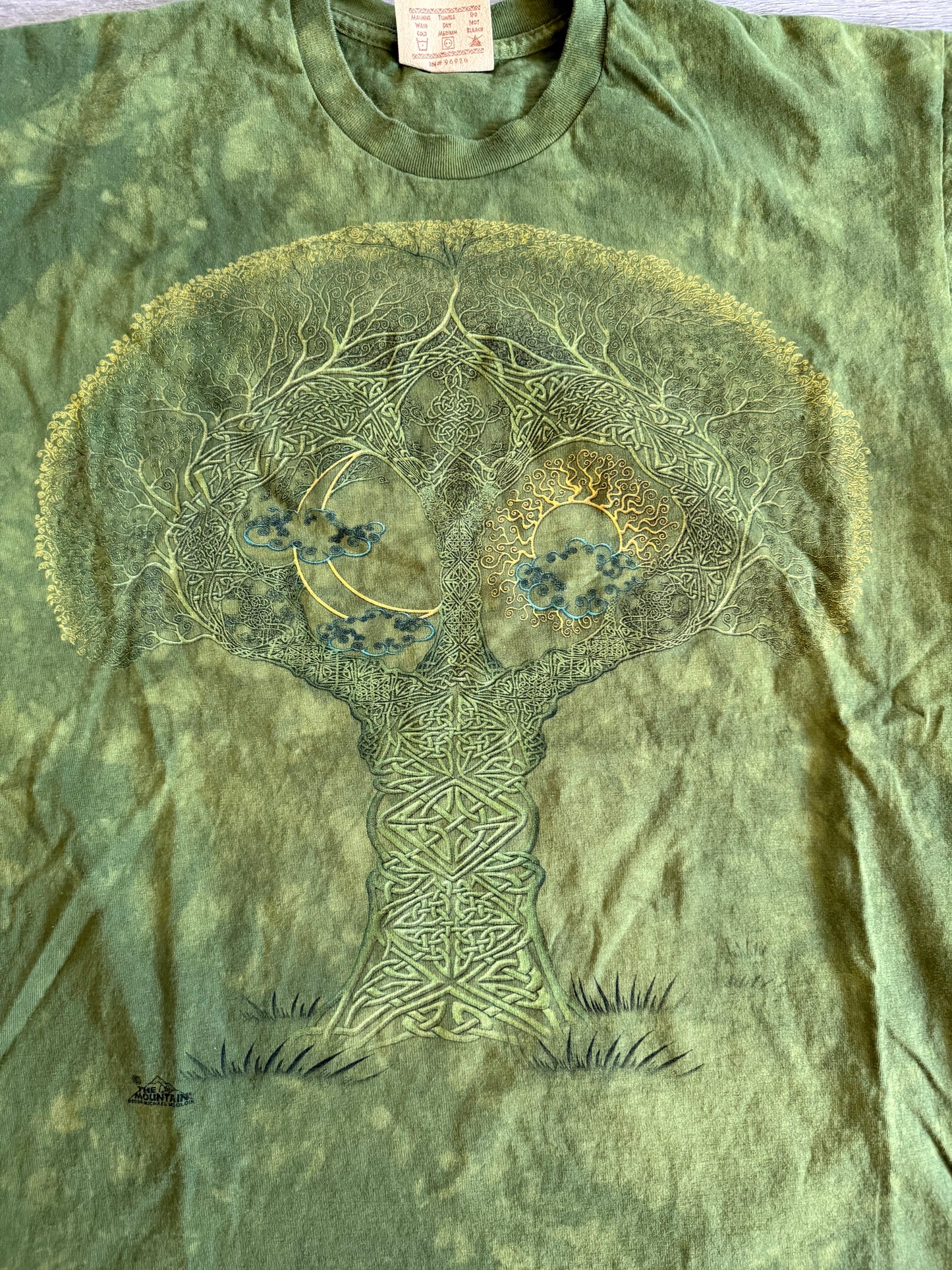 Vintage The Mountain Green Tree All Over Print T-Shirt- L
