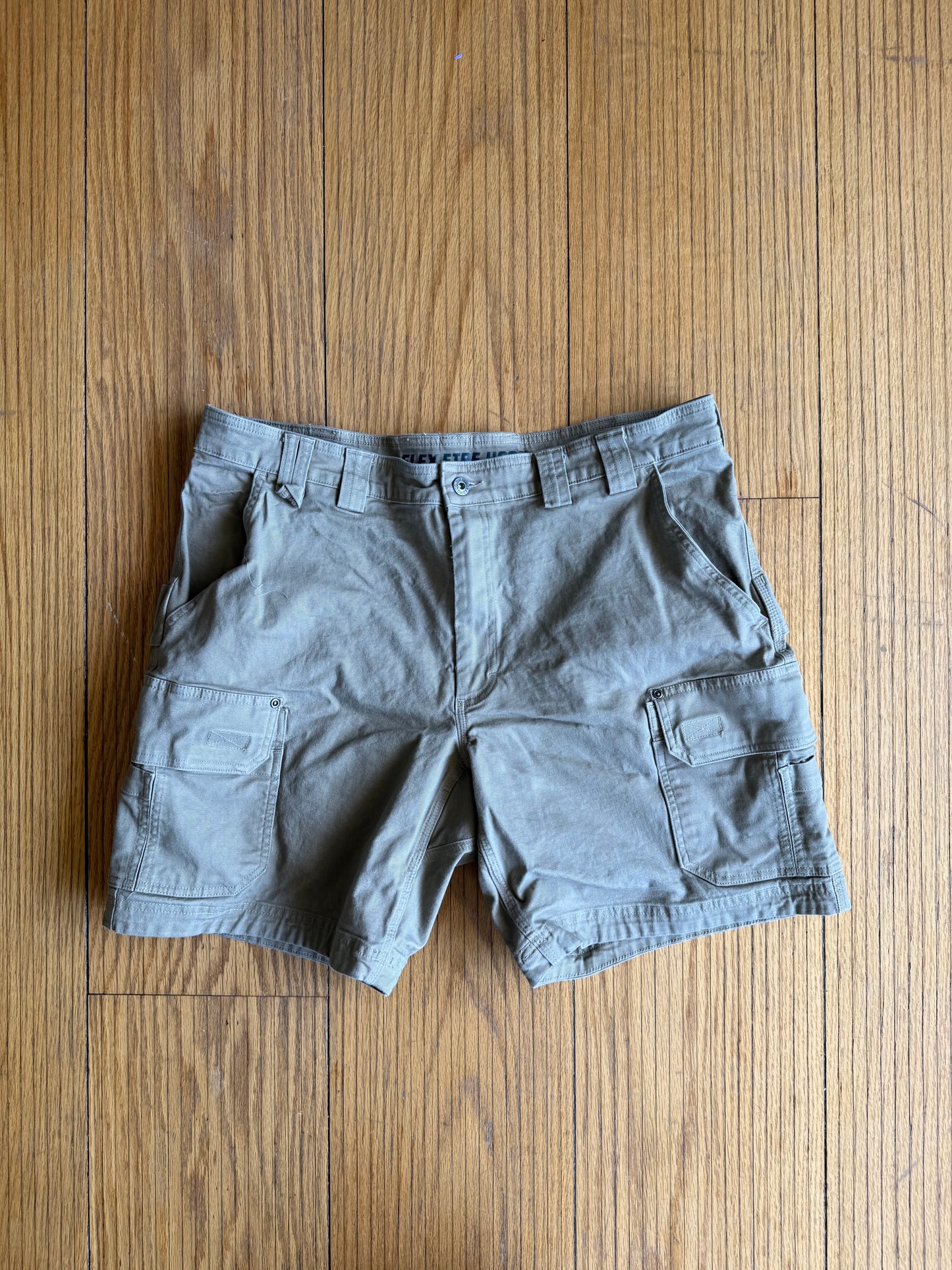 Vintage Duluth Trading Company Tan Cargo Shorts- 36