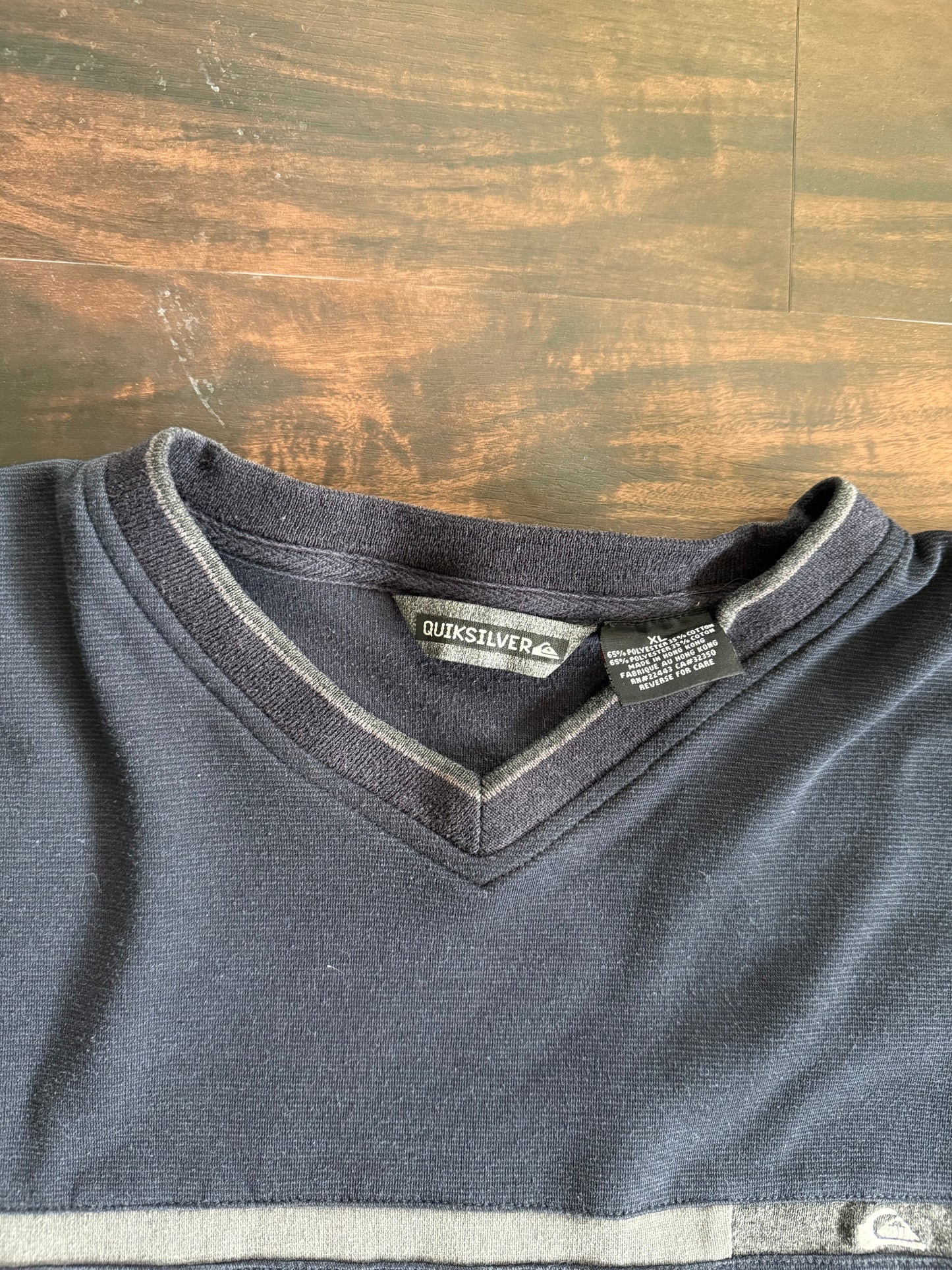 Vintage QuikSilver Y2K Surfwear Embroidered T-Shirt- XL