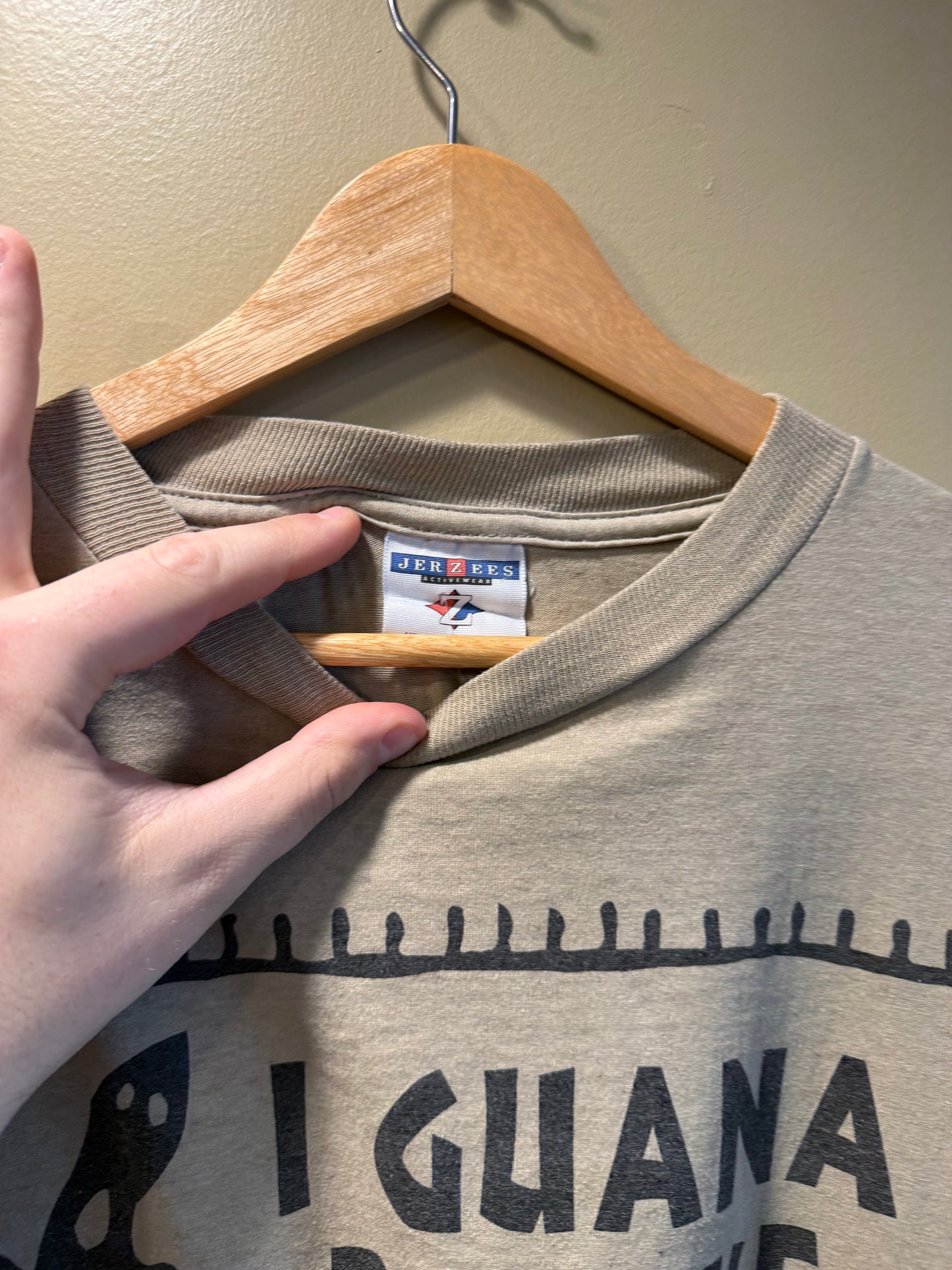 Vintage Iguana Be Like Jesus T-Shirt- L