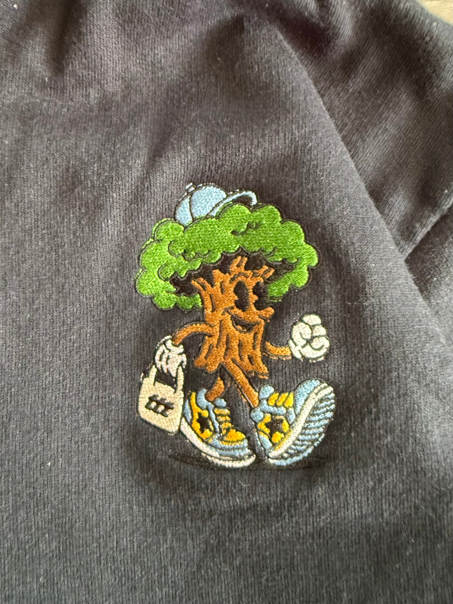 The Thrifting Tree Embroidered Waffle-Lined Black Hoodie Sweatshirt- L