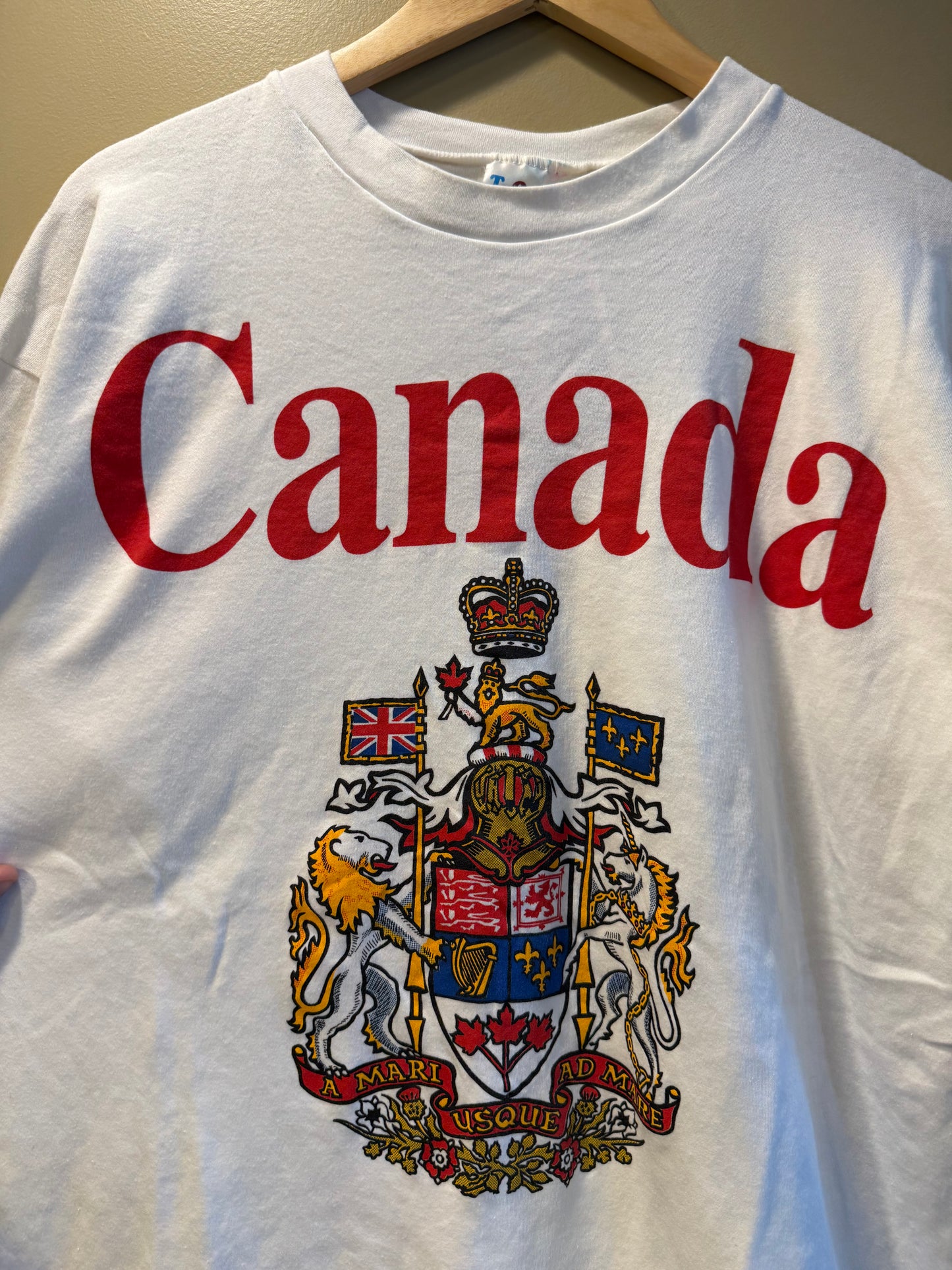 Vintage Canada National Crest T-Shirt- L
