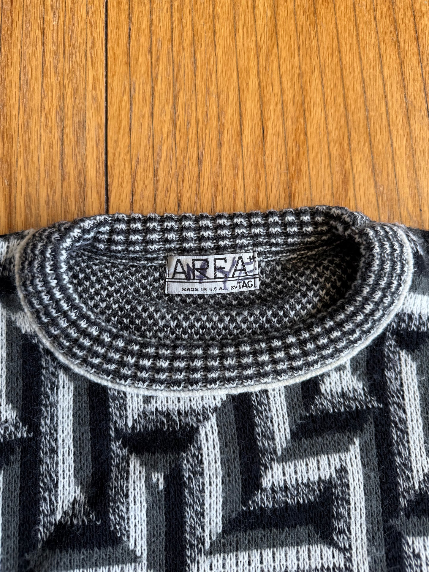 Vintage Patterned Black & White Knit Sweater- M