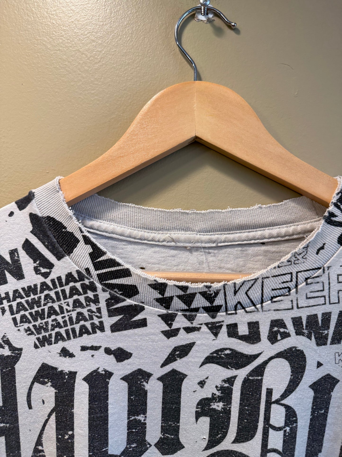 Vintage Maui Built All Over Print White Surfwear T-Shirt- L