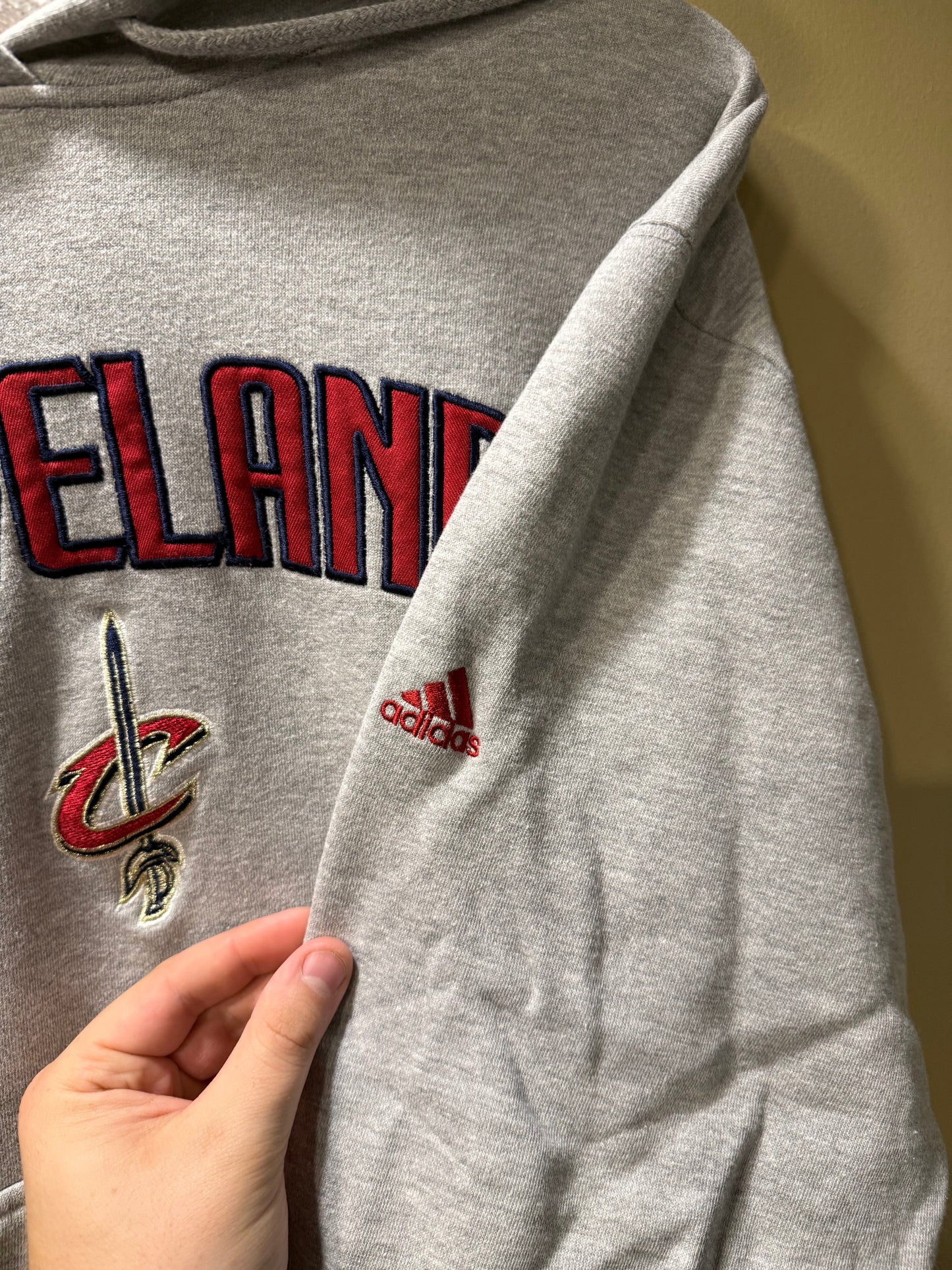 Vintage Adidas Cleveland Cavaliers Gray Hoodie Sweatshirt- L