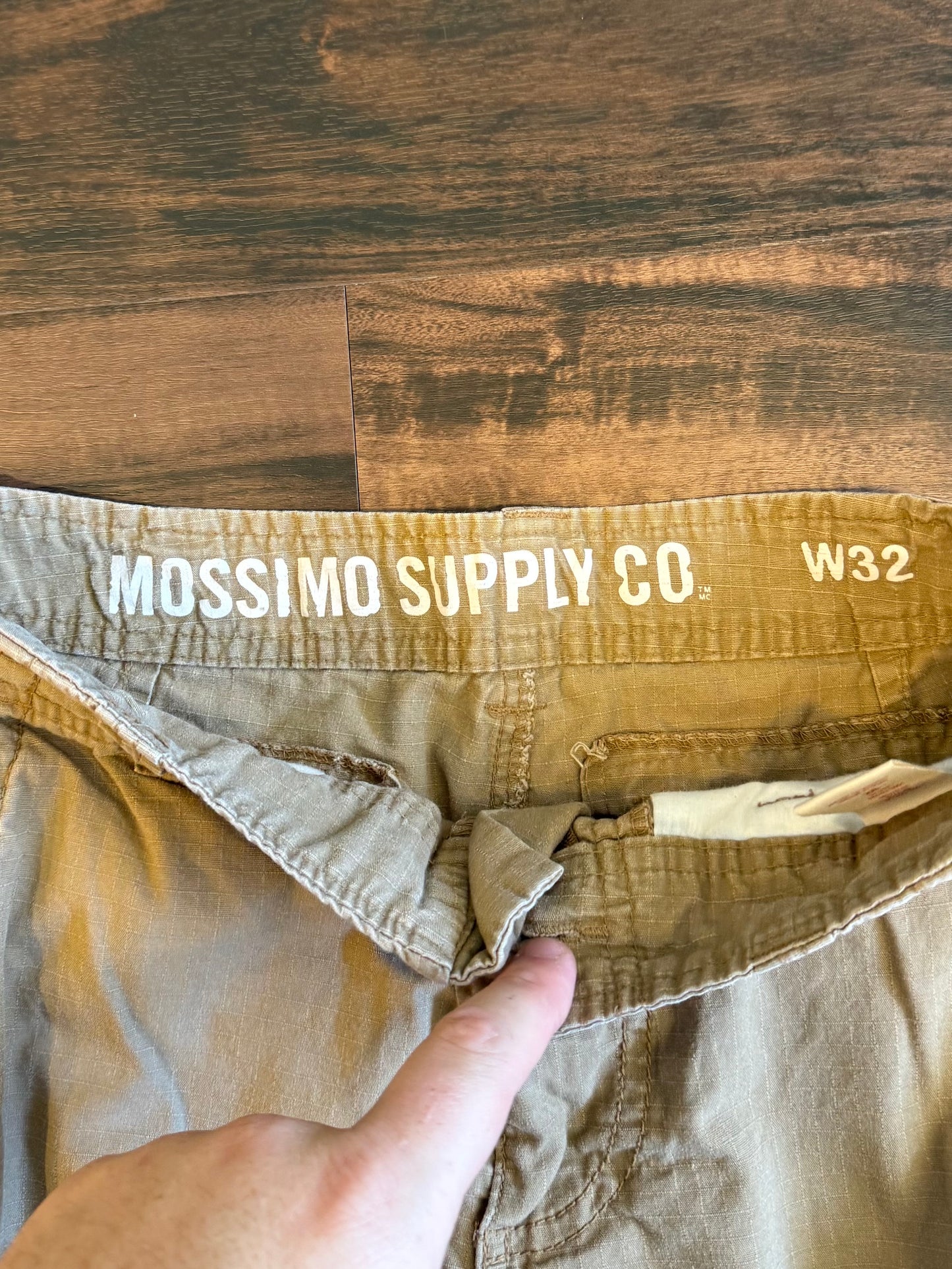Vintage Mossimo Supply Co. Tan Cargo Shorts- 32