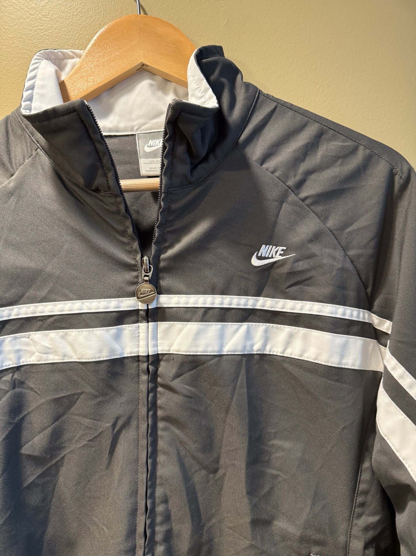 Vintage Y2K Gray Nike Windbreaker Jacket- M/L