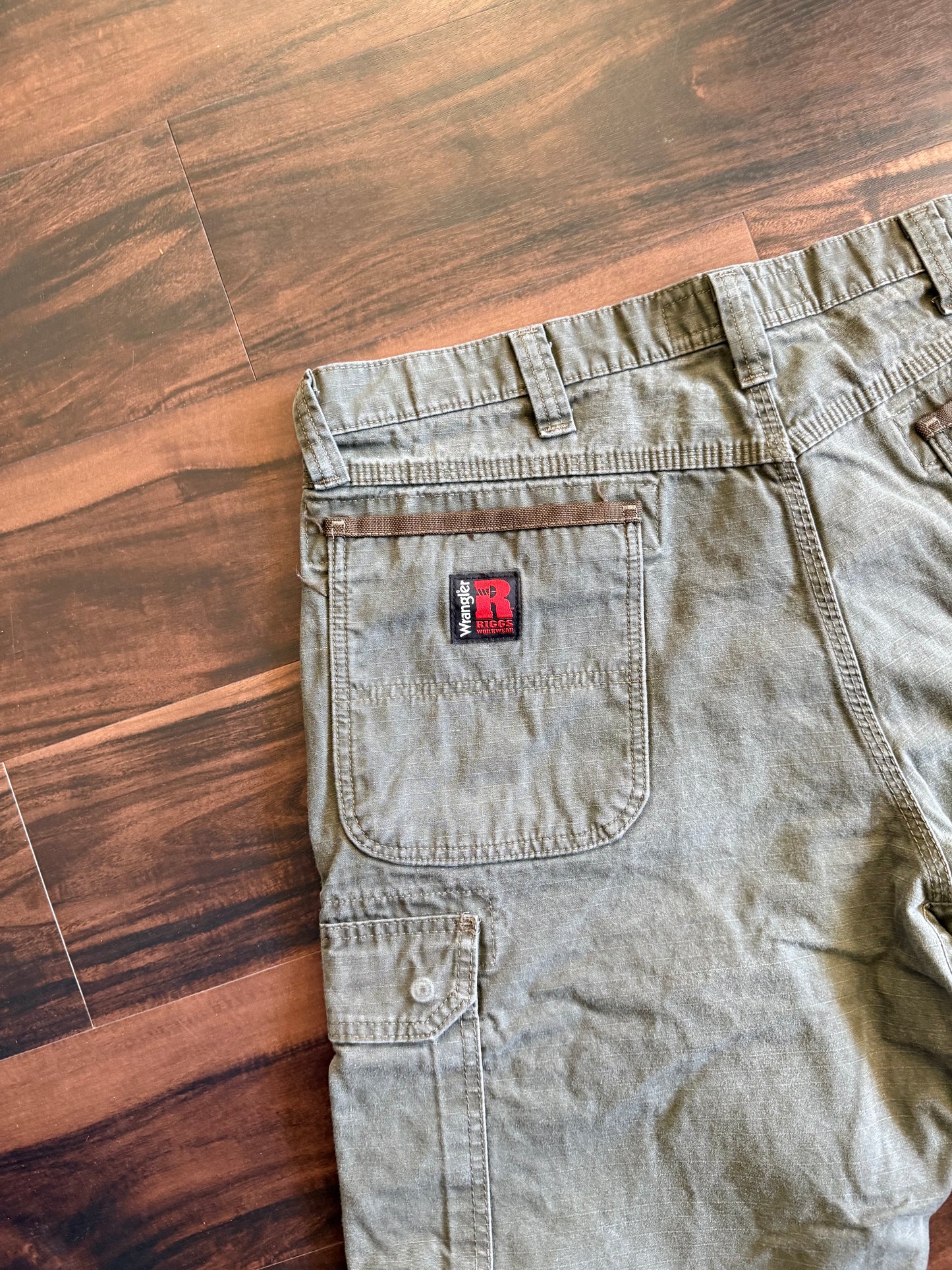 Vintage Wrangler Riggs Olive Green Workwear Pants 38x31