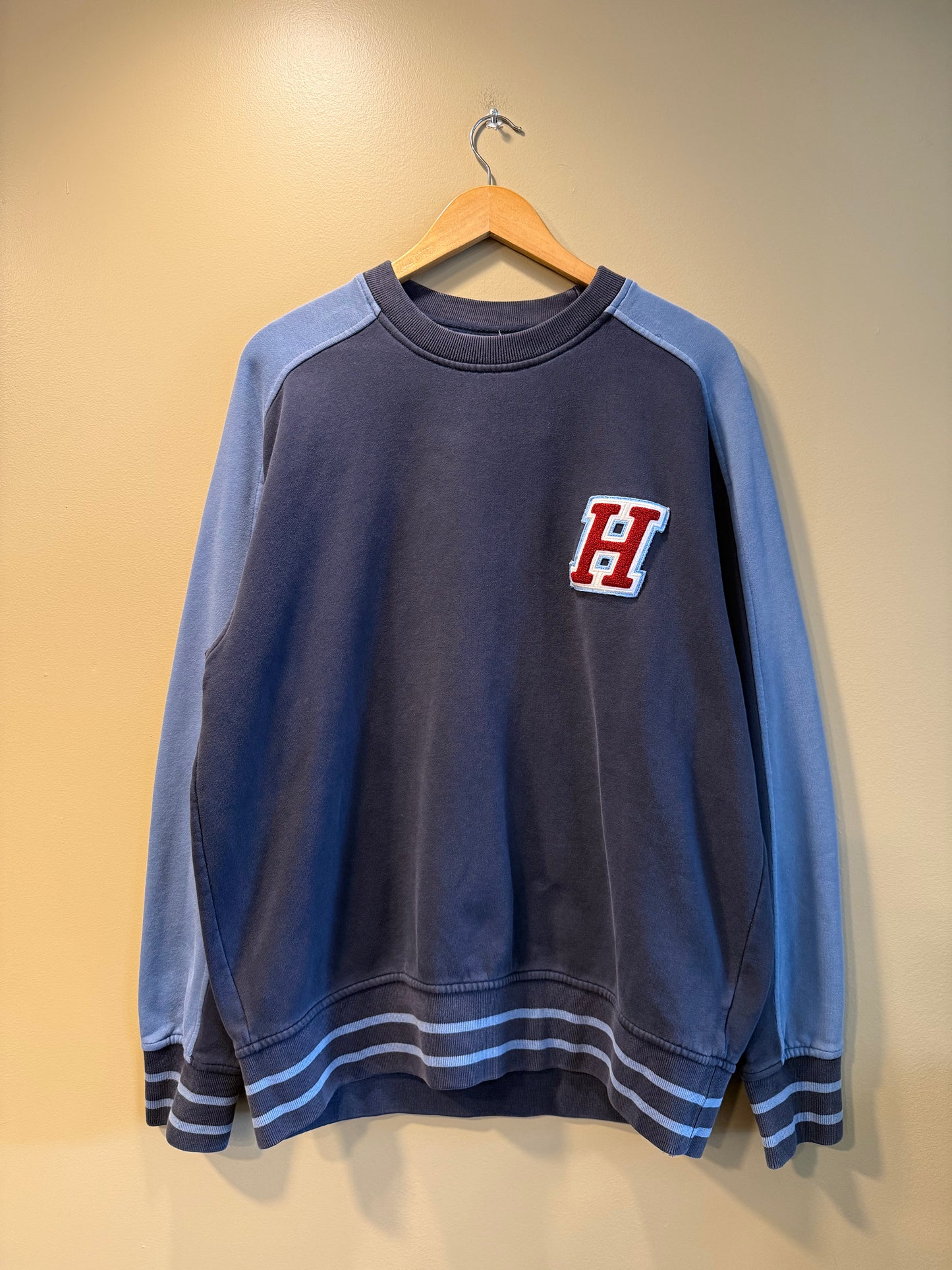 Vintage Tommy Hilfiger Streetwear Double-Sided Crewneck Sweatshirt- L