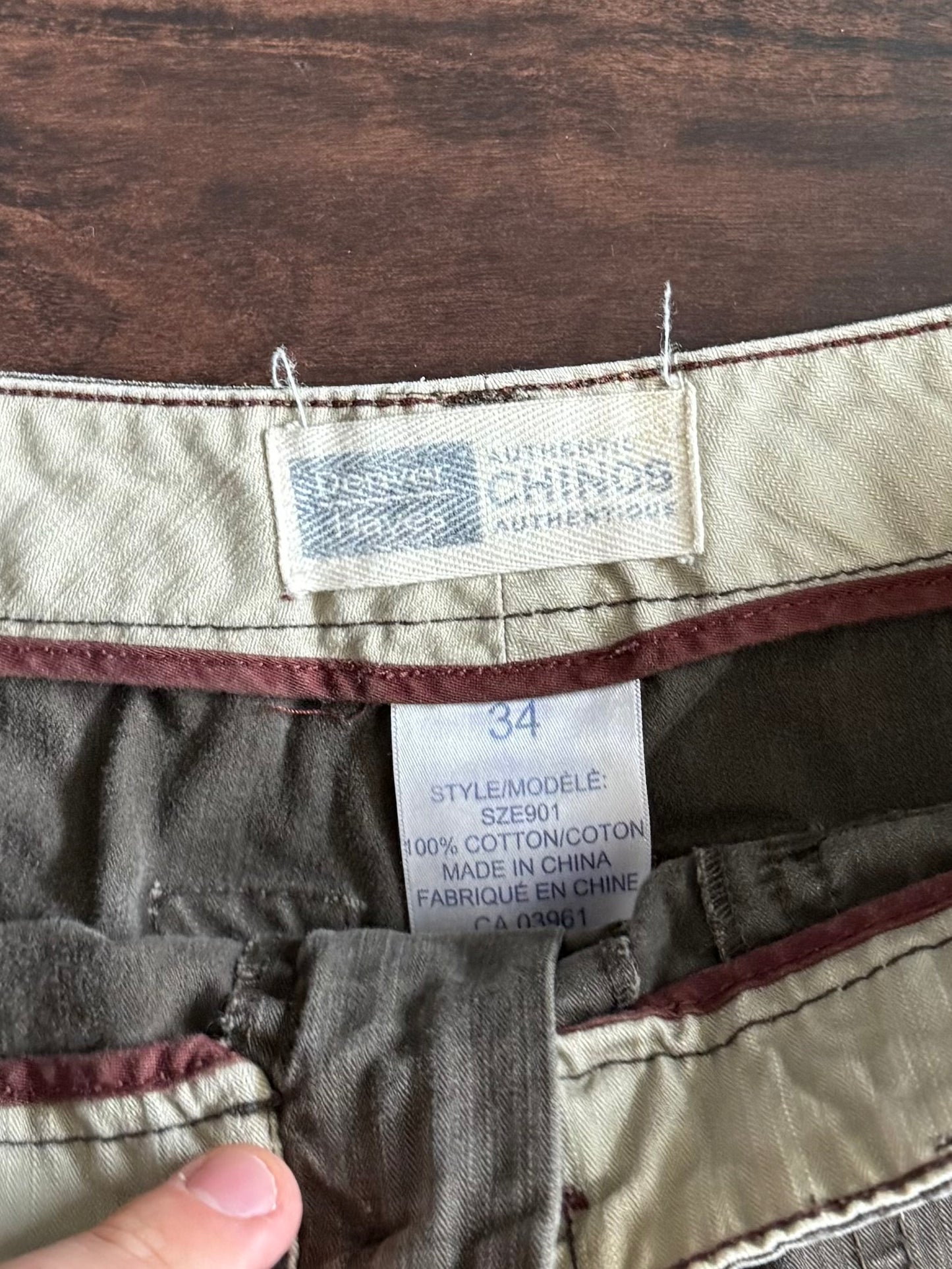 Vintage Y2K Denver Hayes Dark Brown Cargo Shorts- 34