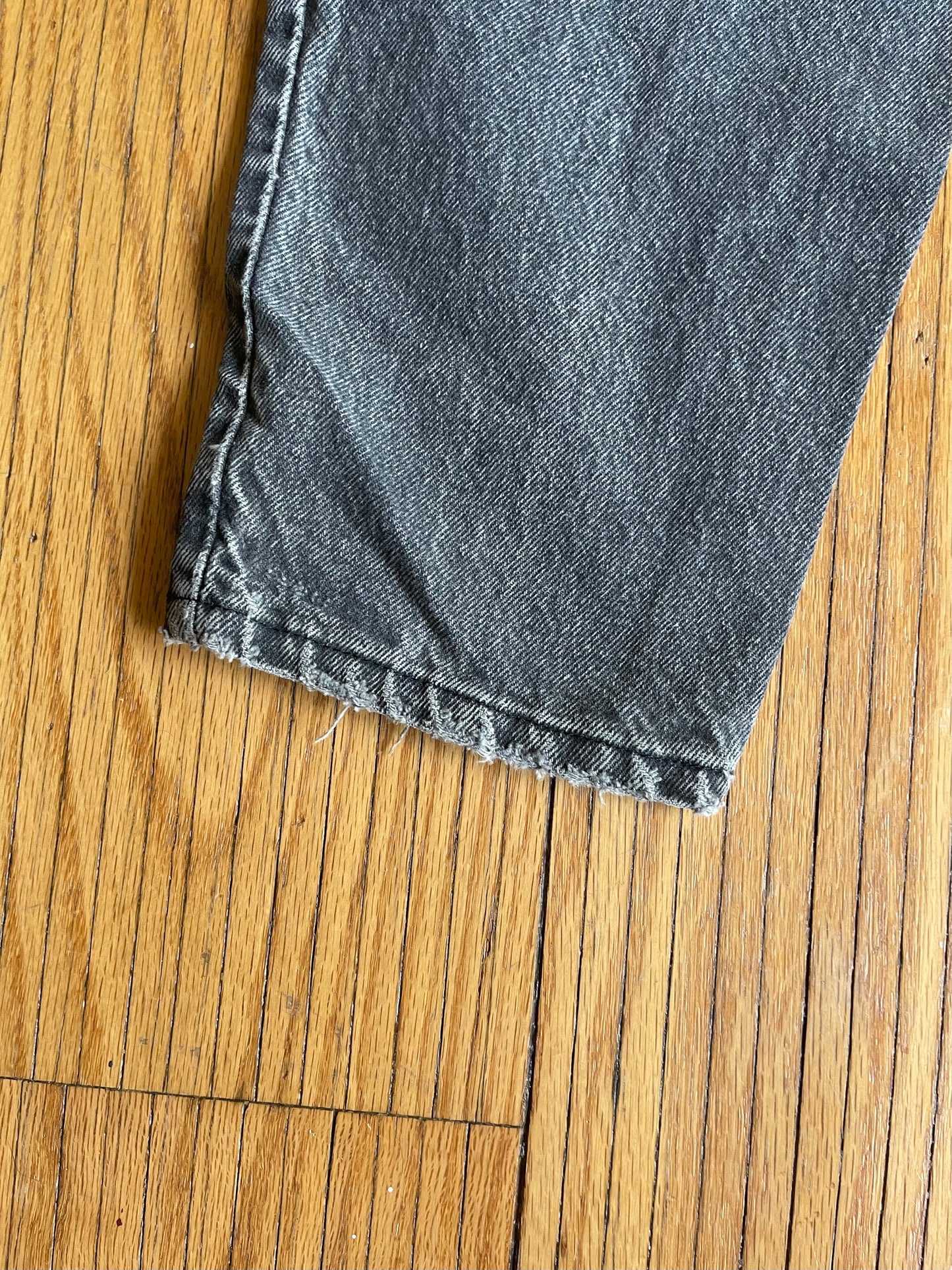 Vintage Levi’s Gray Distressed Denim Jeans- 29x30