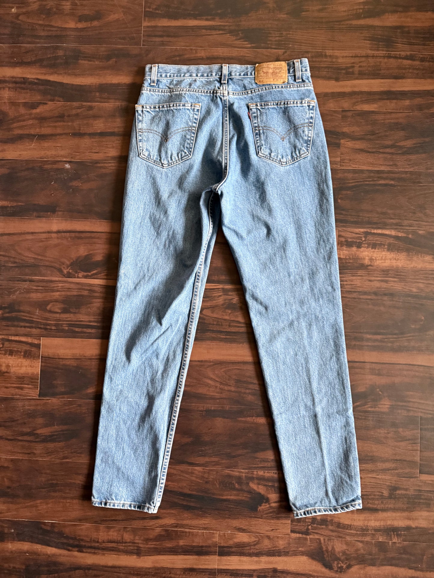 Vintage Levi’s 512 Light Wash Denim Jeans- 33x34