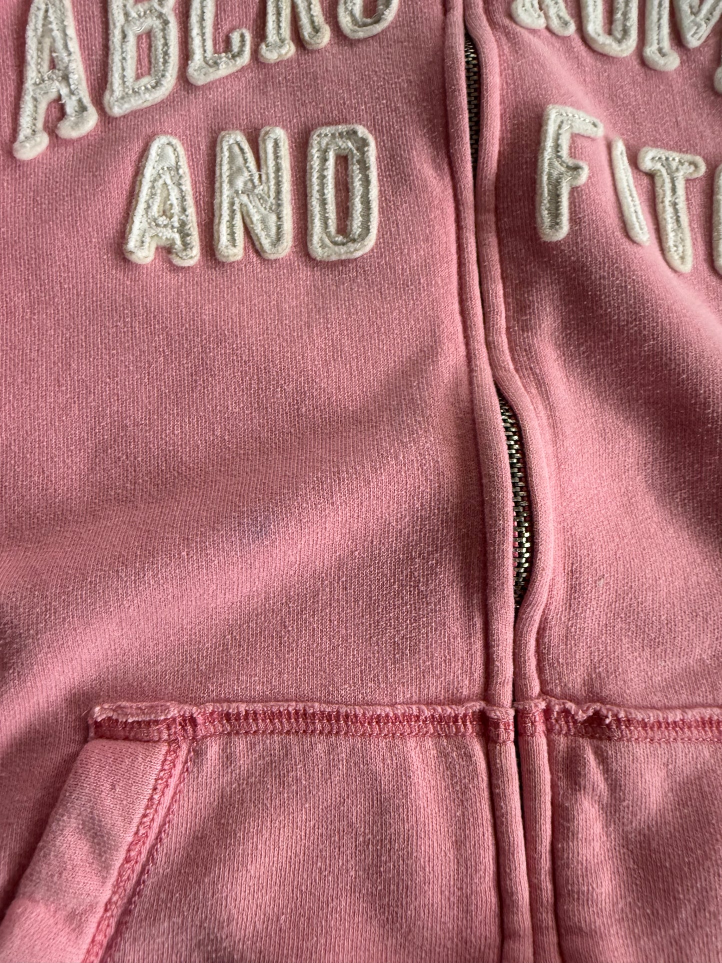 Vintage Y2K Abercrombie & Fitch Pink Embossed Zip-Up Hoodie Sweatshirt- M