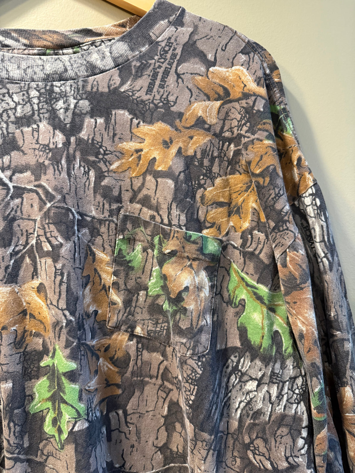 Vintage Jerzees Outdoors TreeBark Camo Long-Sleeve Pocket T-Shirt- XL/XXL