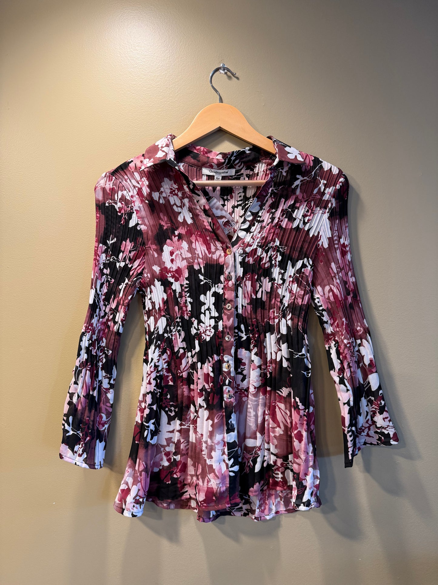 Vintage Quintessential Floral Button-Up Shirt- M