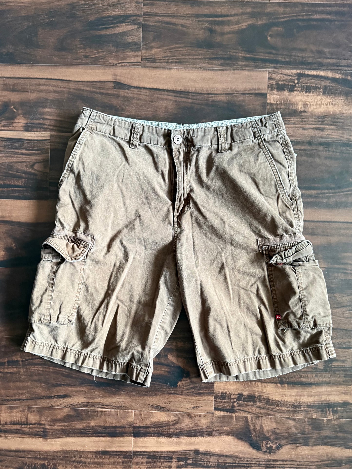 Vintage Quiksilver Brown Baggy Surfwear Cargo Shorts- 34