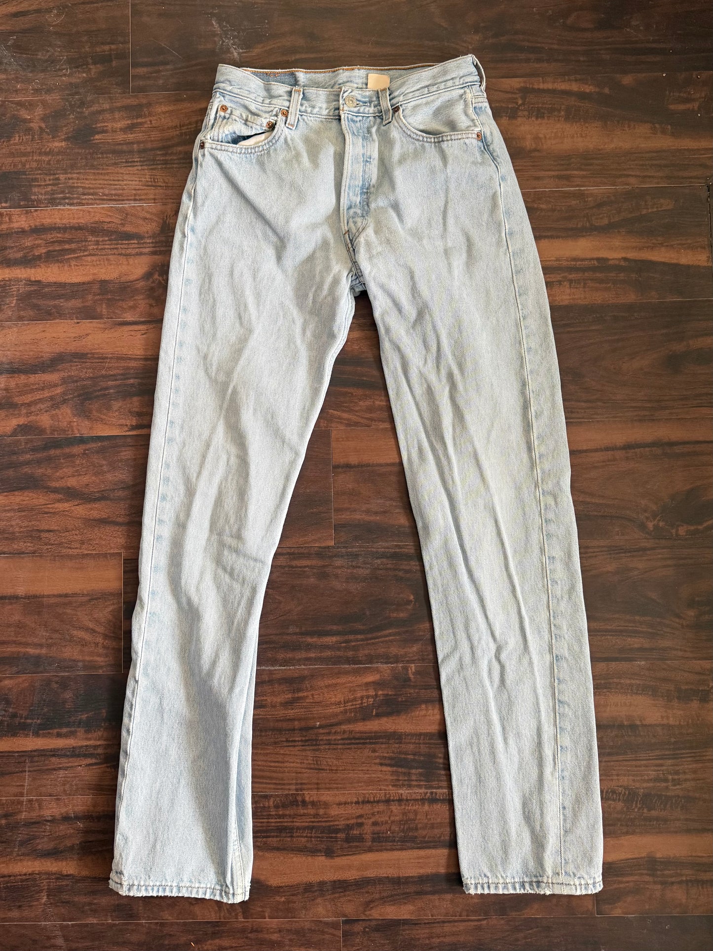 Vintage Levi’s 501 Light Wash Denim Jeans- 27x32