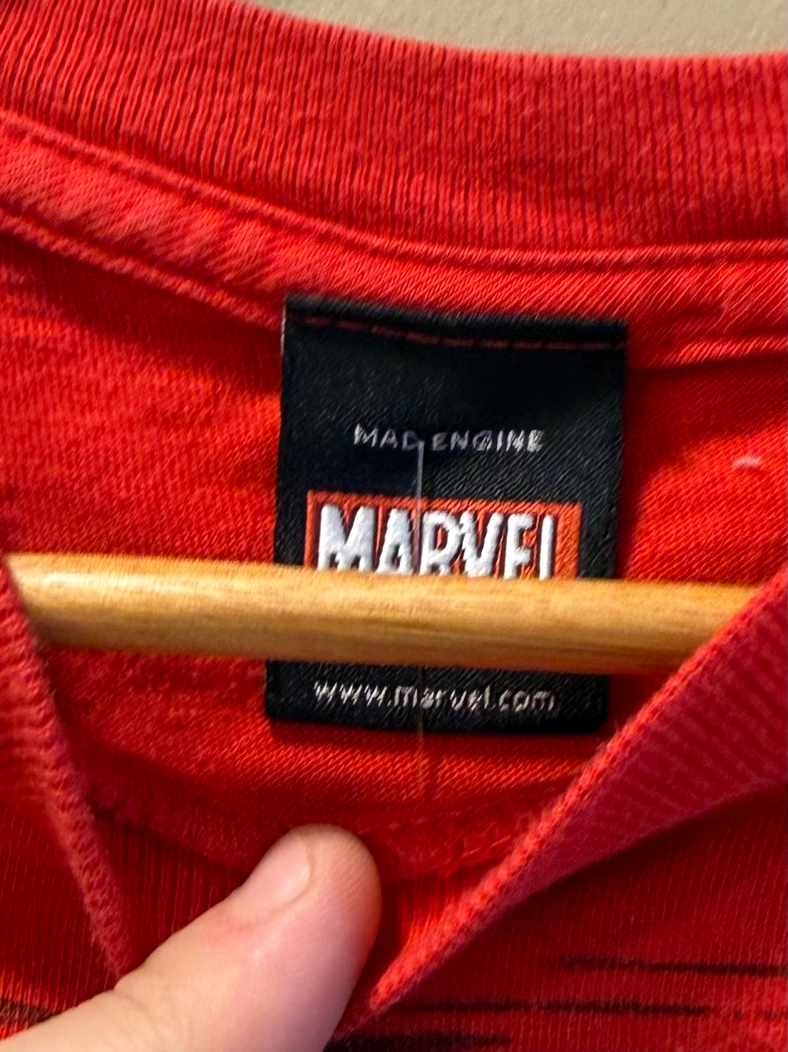 Vintage Y2K Marvel Comics Red T-Shirt- S/M