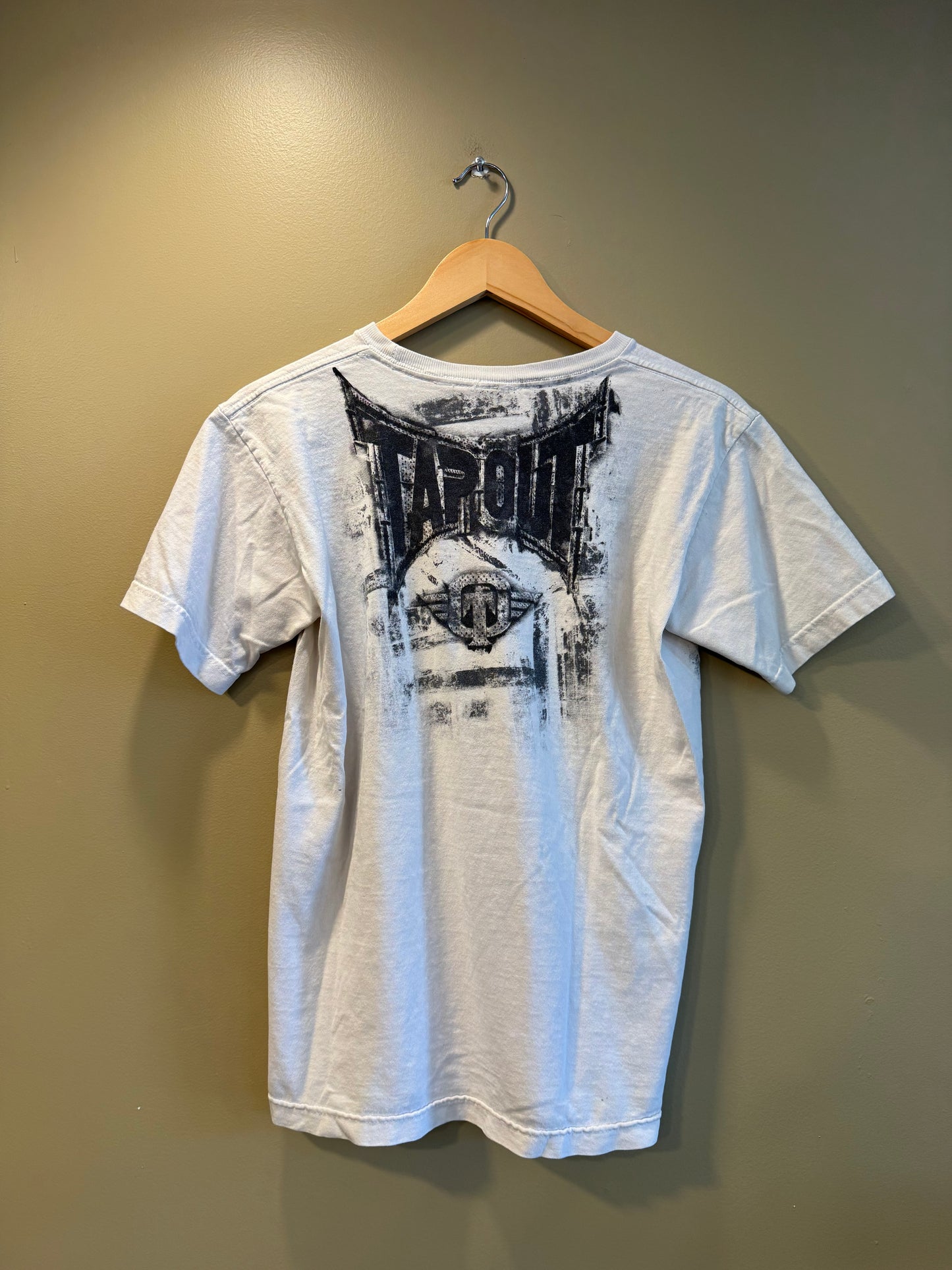 Vintage Y2K Tap Out White Eagle T-Shirt- S/M